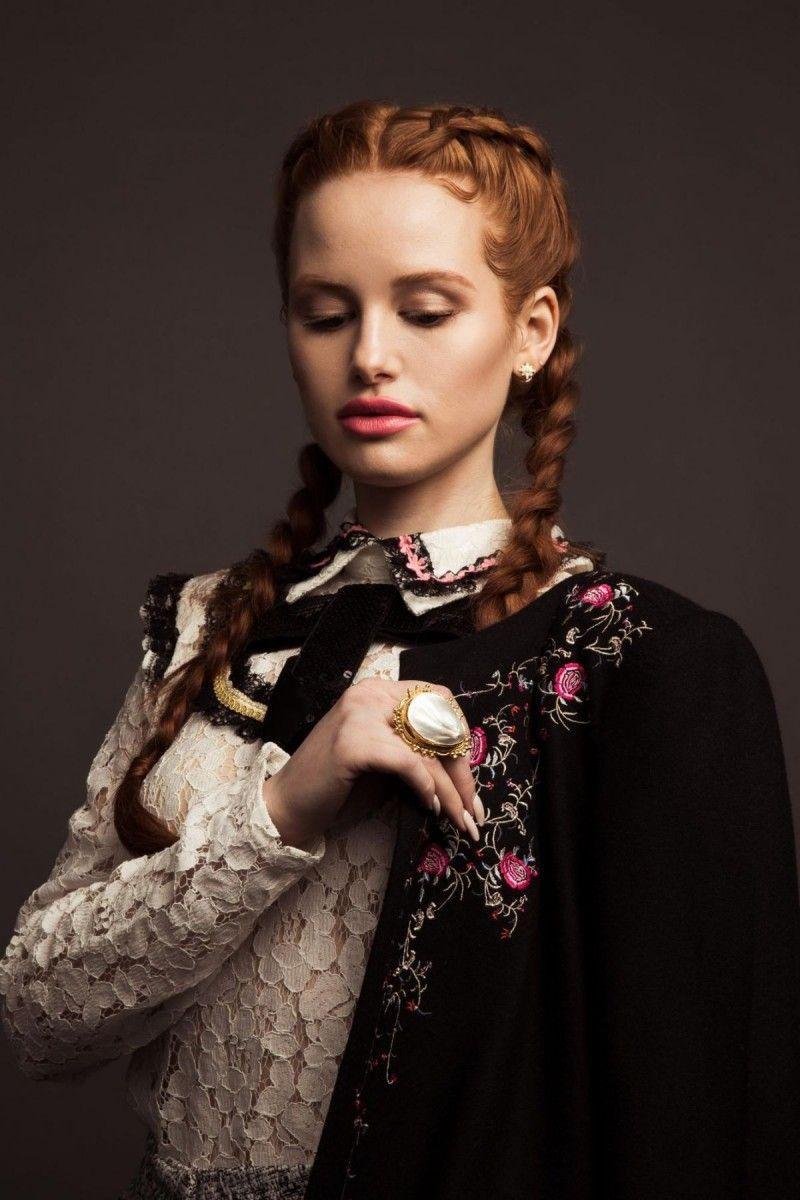 800x1200 Madelaine Petsch wallpaper