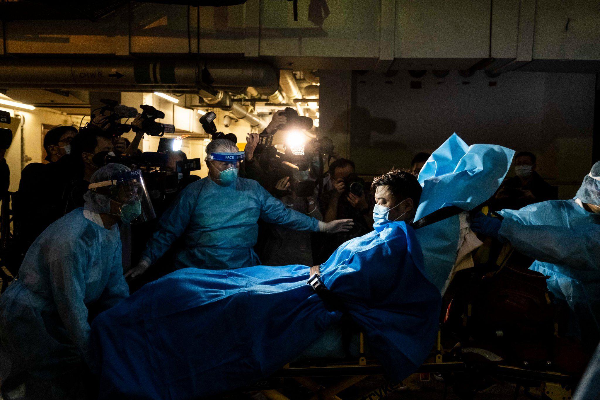 2048x1365 China's Battle With a Deadly Coronavirus, in Photo New York