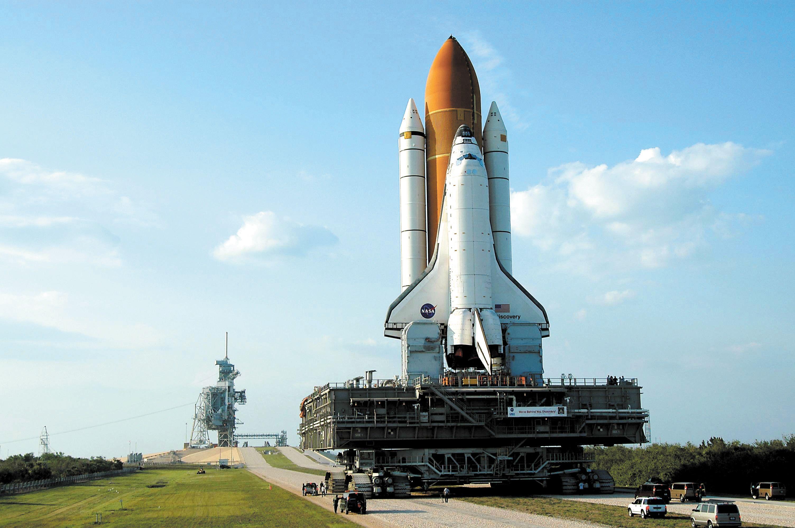 3008x2000 Space Shuttle Launch Pad Wallpaper