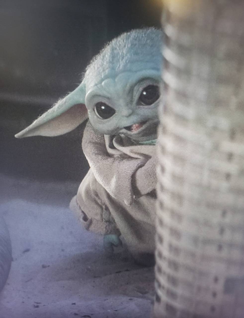 982x1280 Cute Baby Yoda Wallpaper