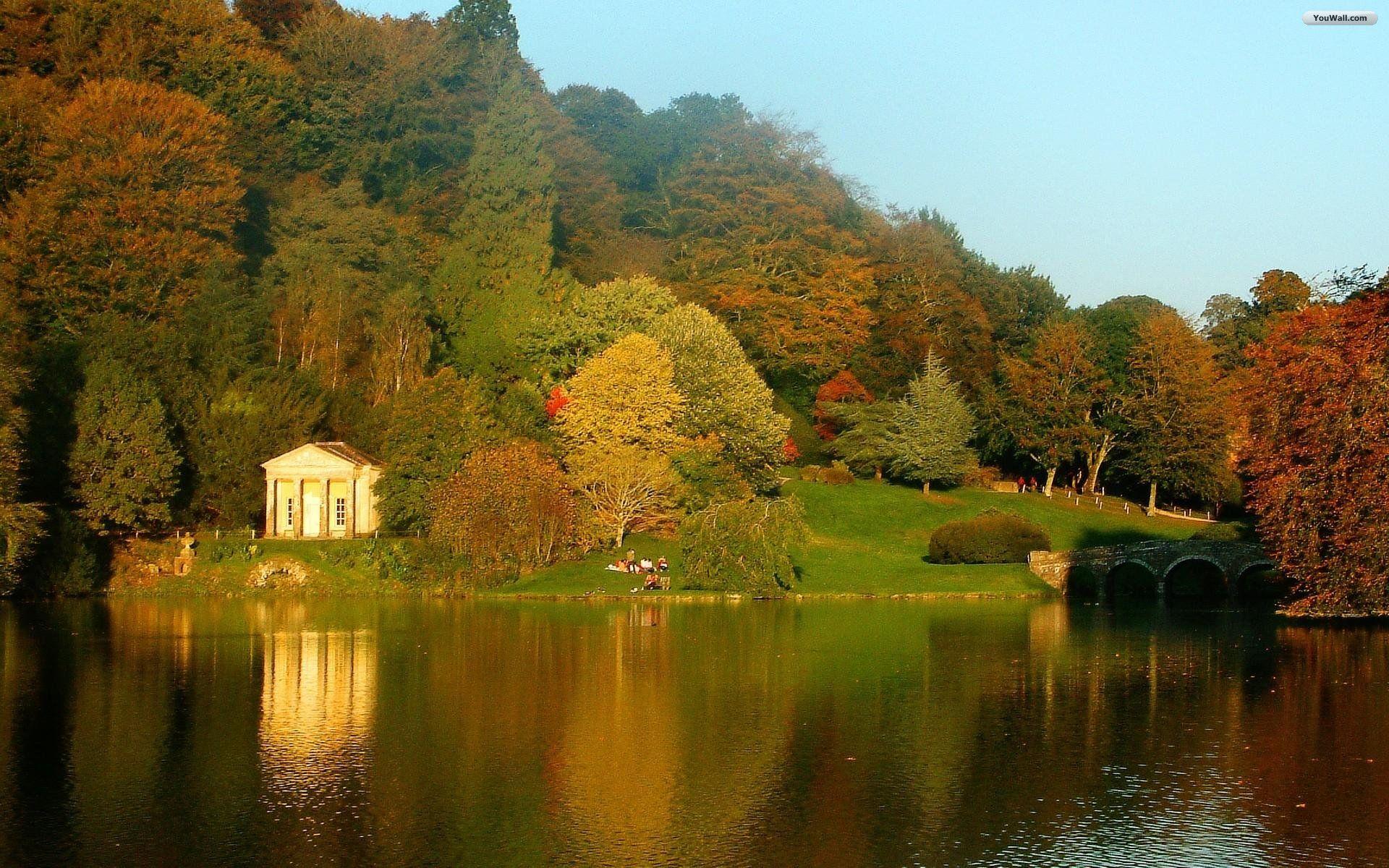 1920x1200 Free download Beautiful Autumn Lake Wallpaper