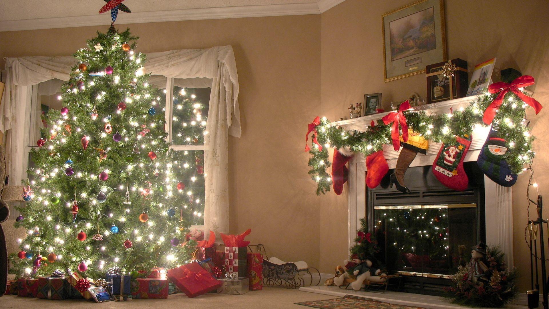 1920x1080 Christmas Tree Desktop Wallpaper 62232 1920x1080px
