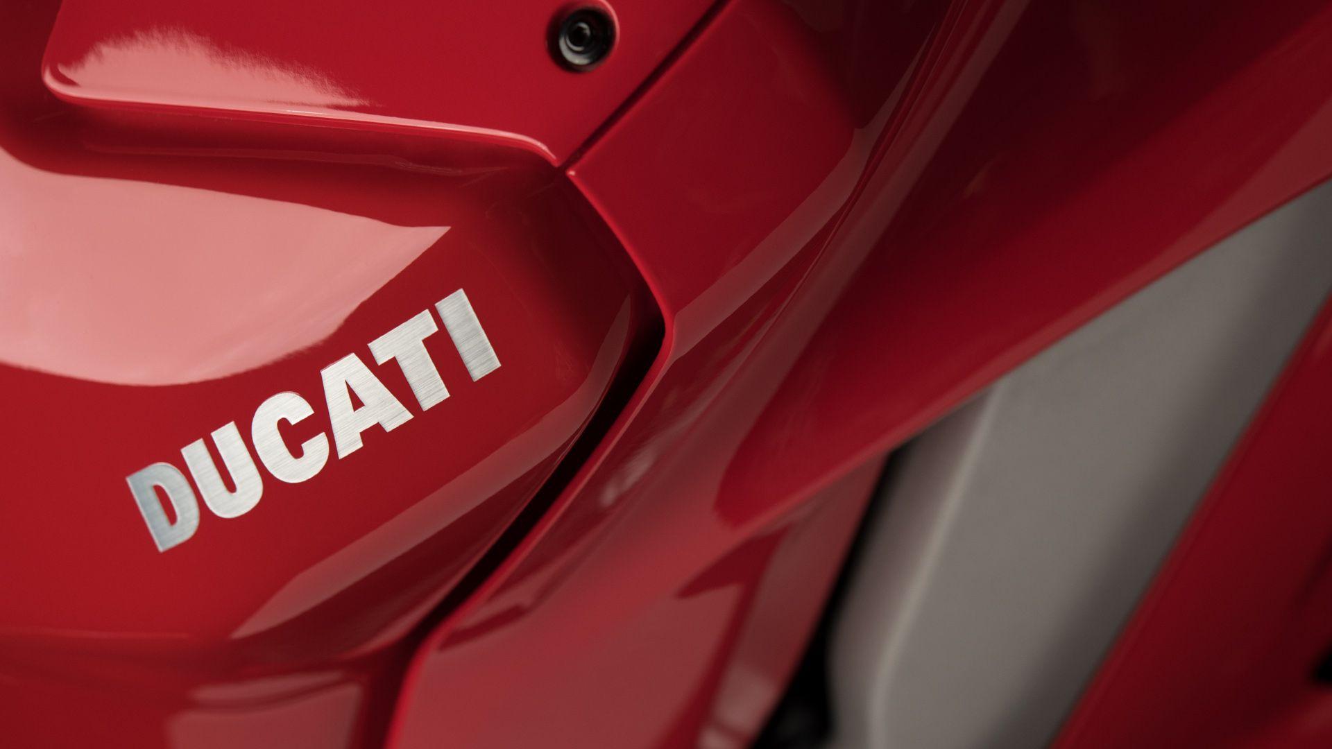 1920x1080 Ducati Superbike Panigale: No Room for Compromise