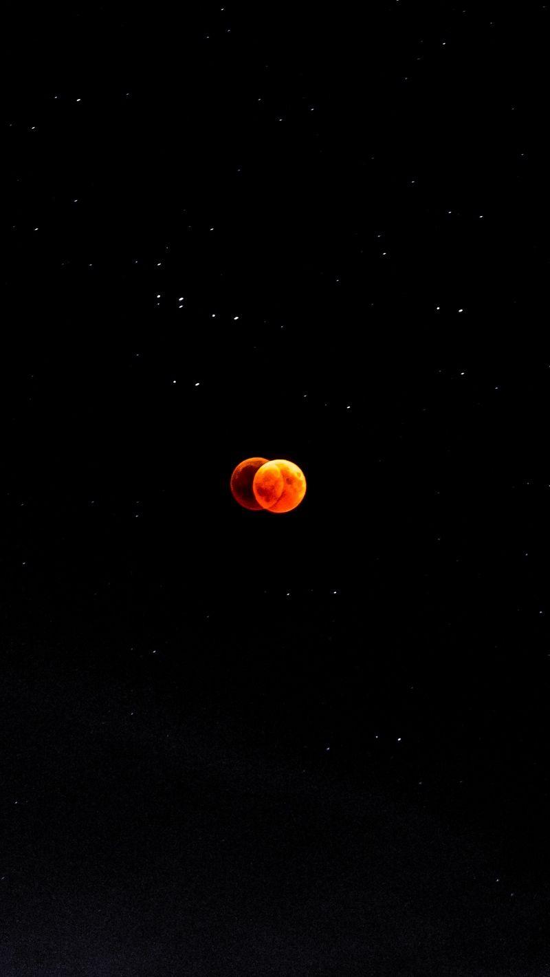 800x1420 Download wallpaper 800x1420 moon, couple, sky, space, minimalism