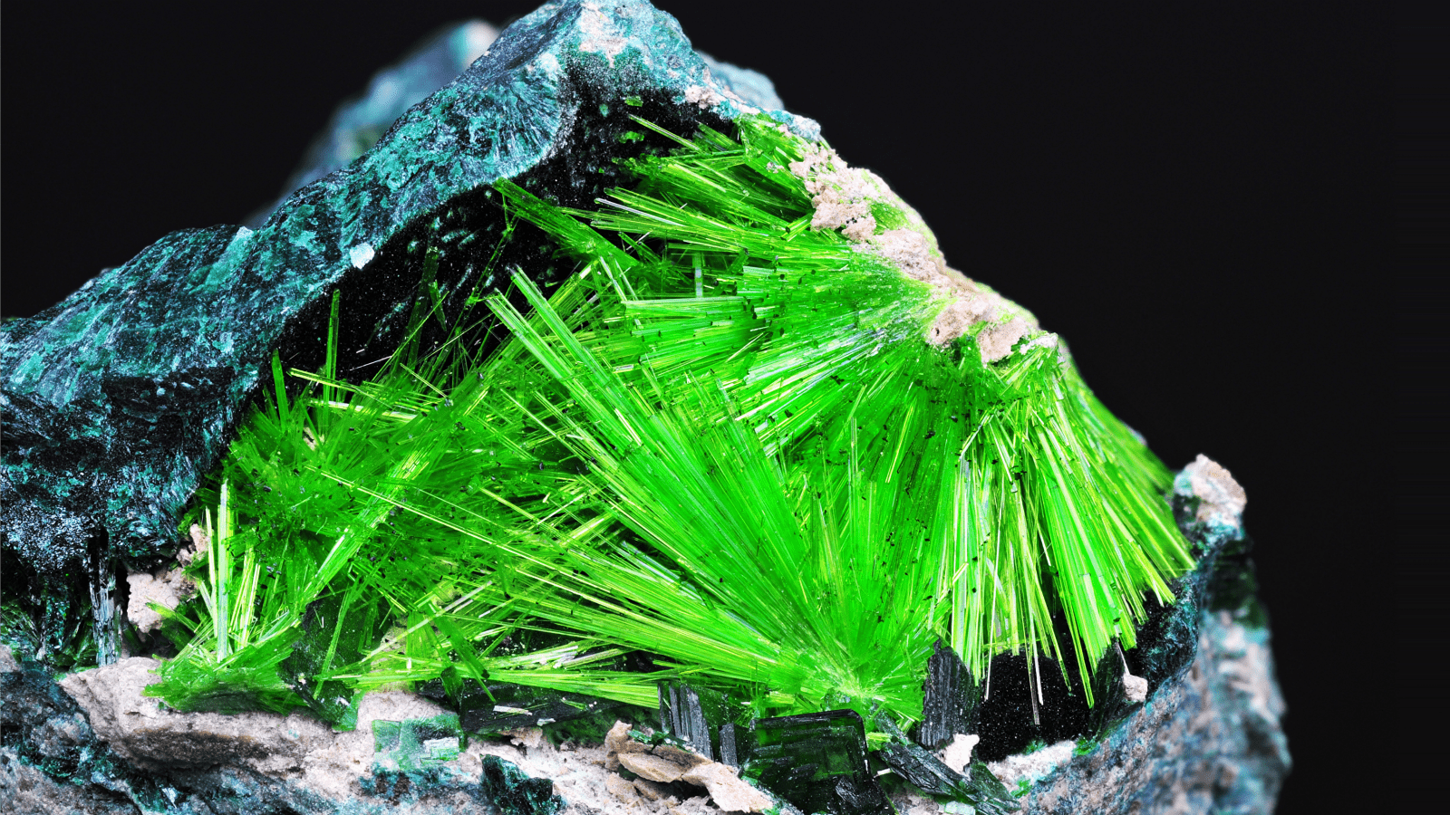 1600x900 Mineral Wallpaper