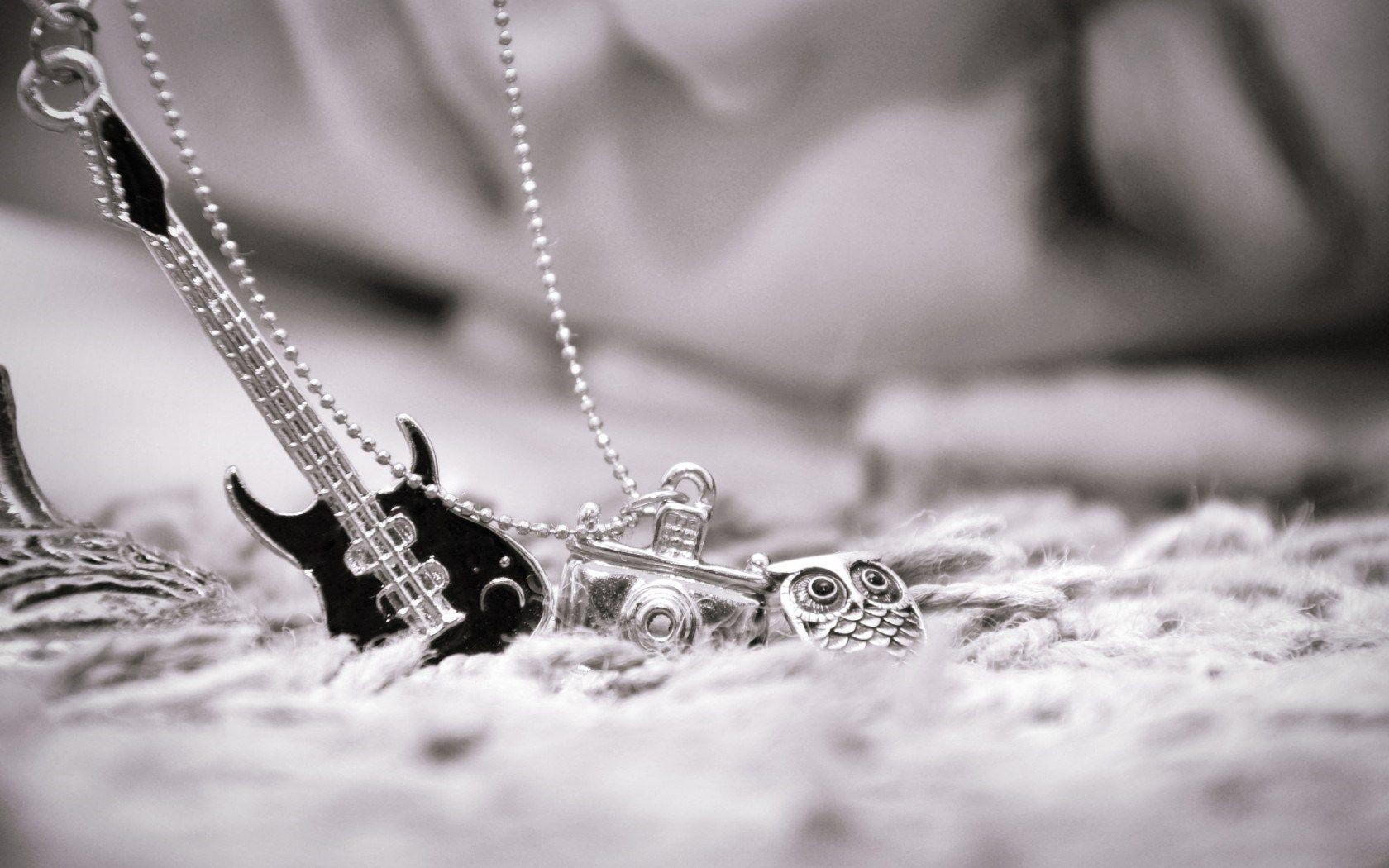 1680x1050 Necklace Jewelry Wallpaper & Background