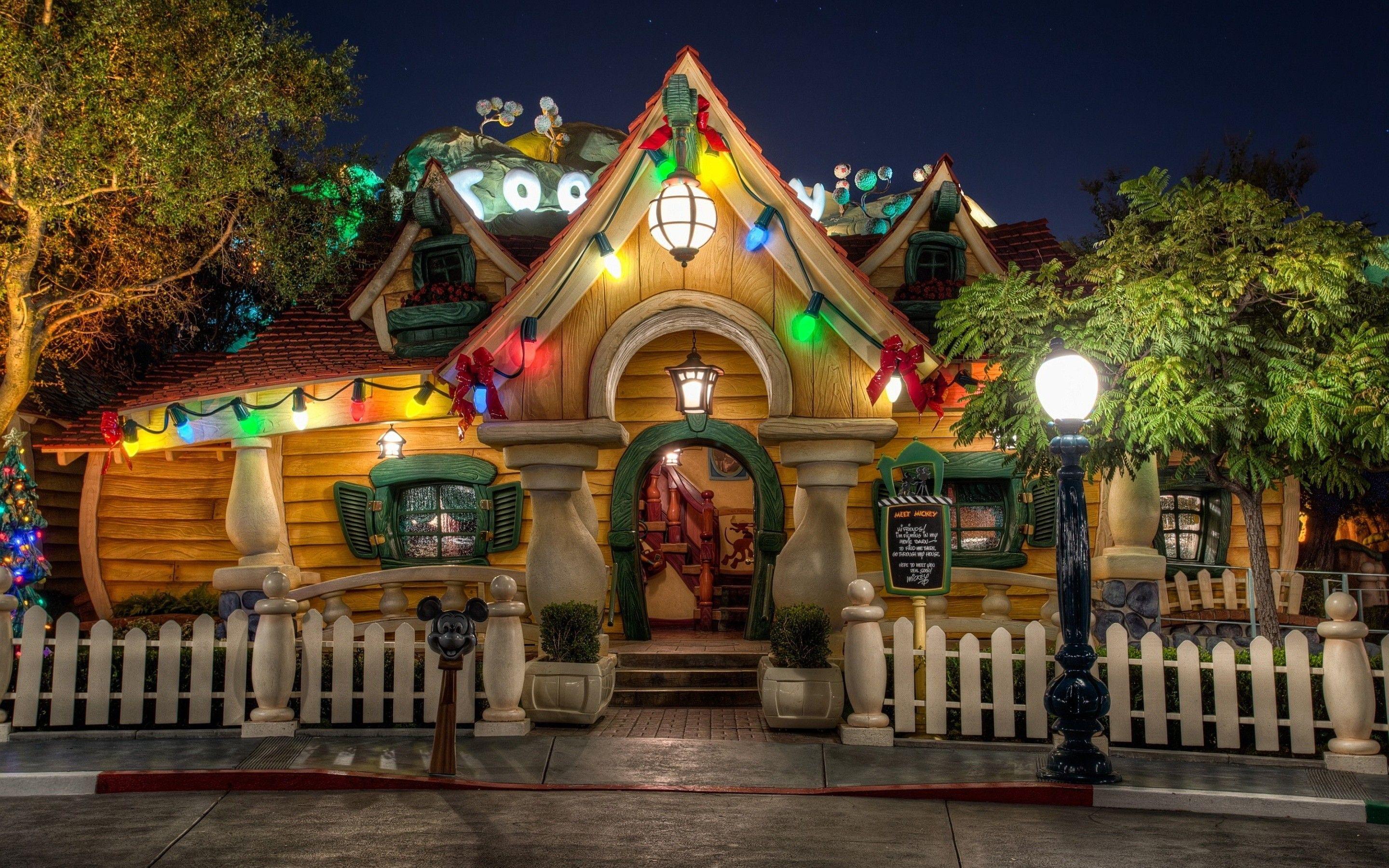 2880x1800 Mickeys Toontown Disneyland Wallpaper HD Free Amazing Cool Tablet