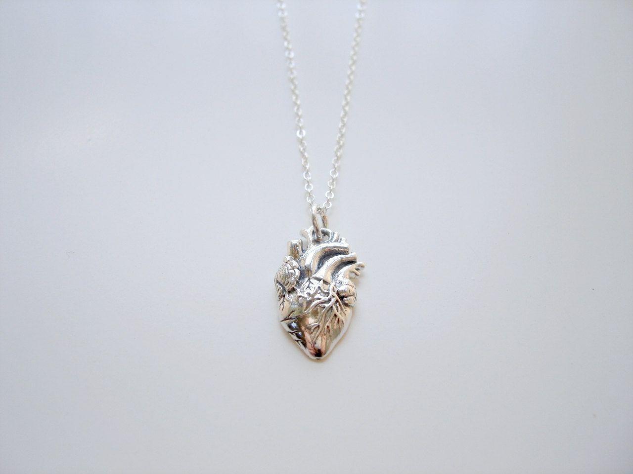 1280x960 Heart necklace wallpaperx960