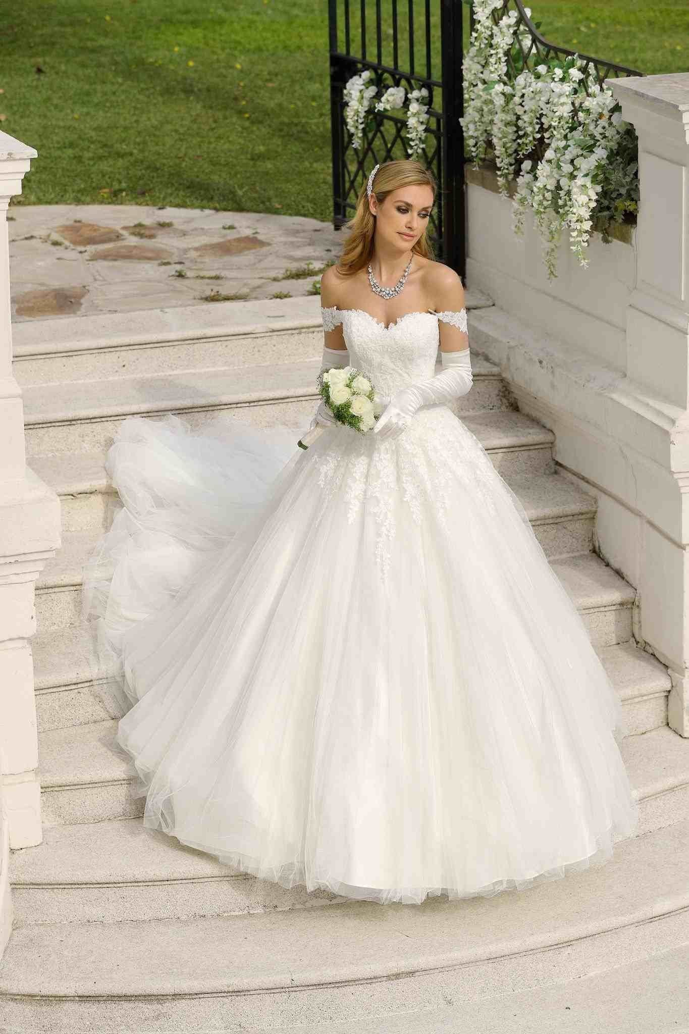1365x2048 Wedding Dress Wallpaper