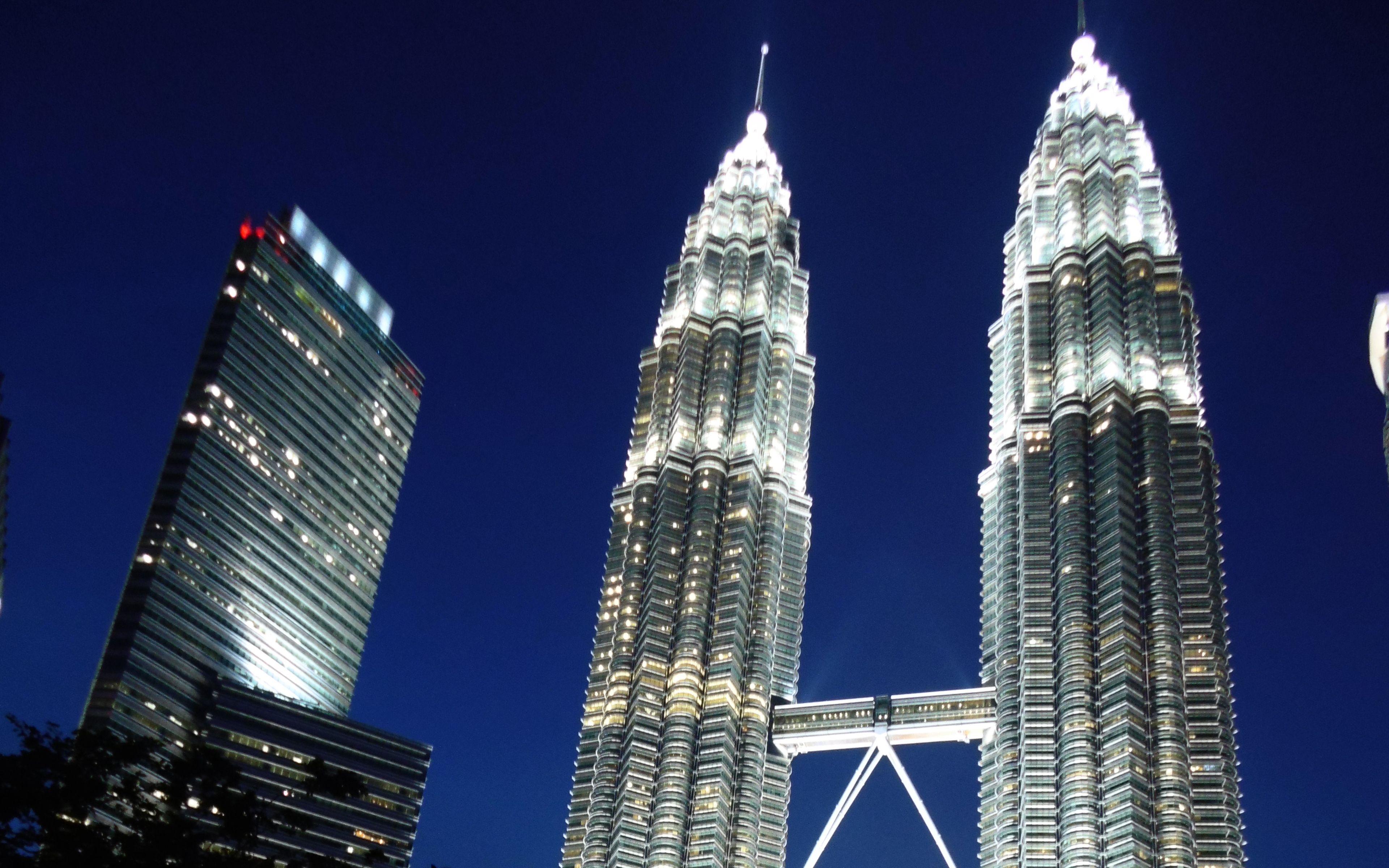 3840x2400 Download wallpaper Kuala Lumpur, Malaysia, Petronas towers, 4k