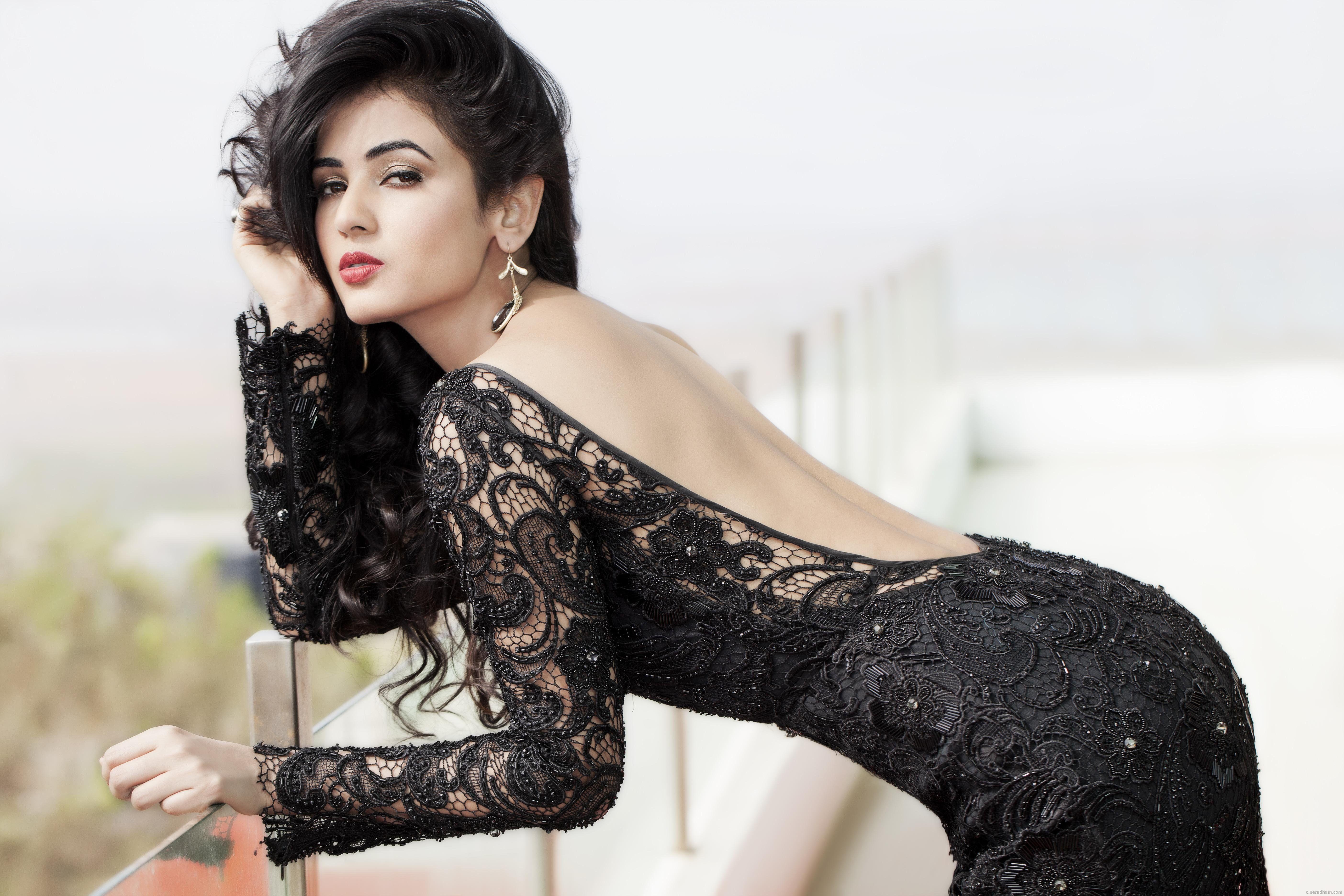 5616x3744 Sonal Chauhan wallpaperx3744