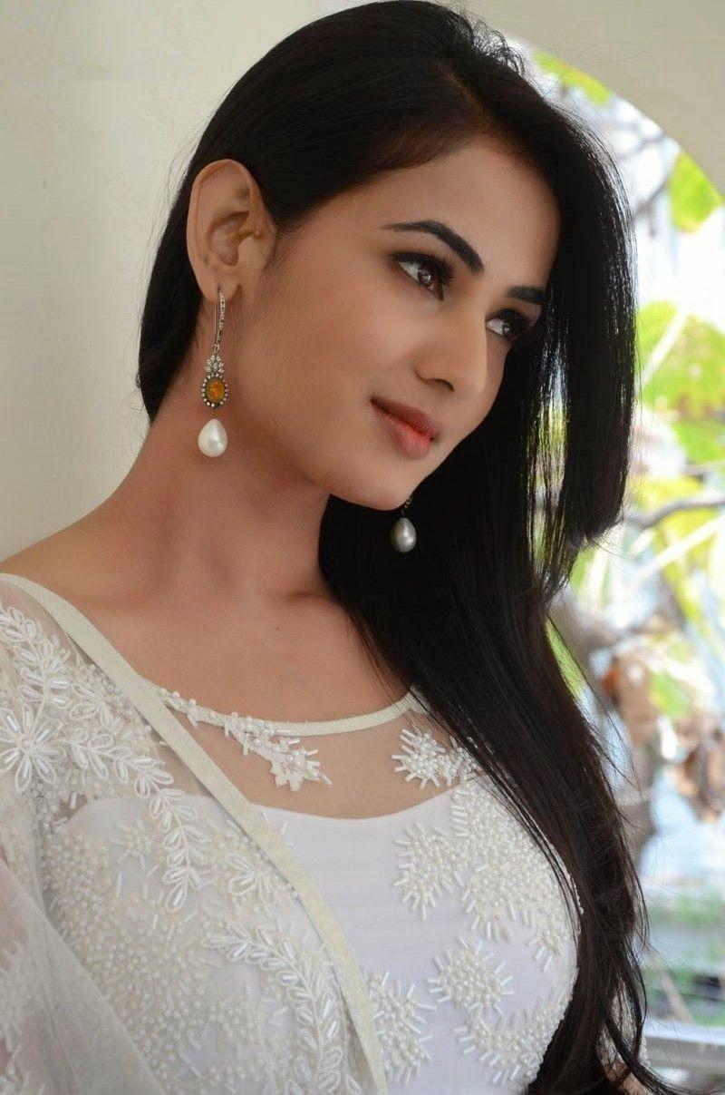 800x1207 Sonal Chauhan HD Wallpaper Free Download Chowhan, HD