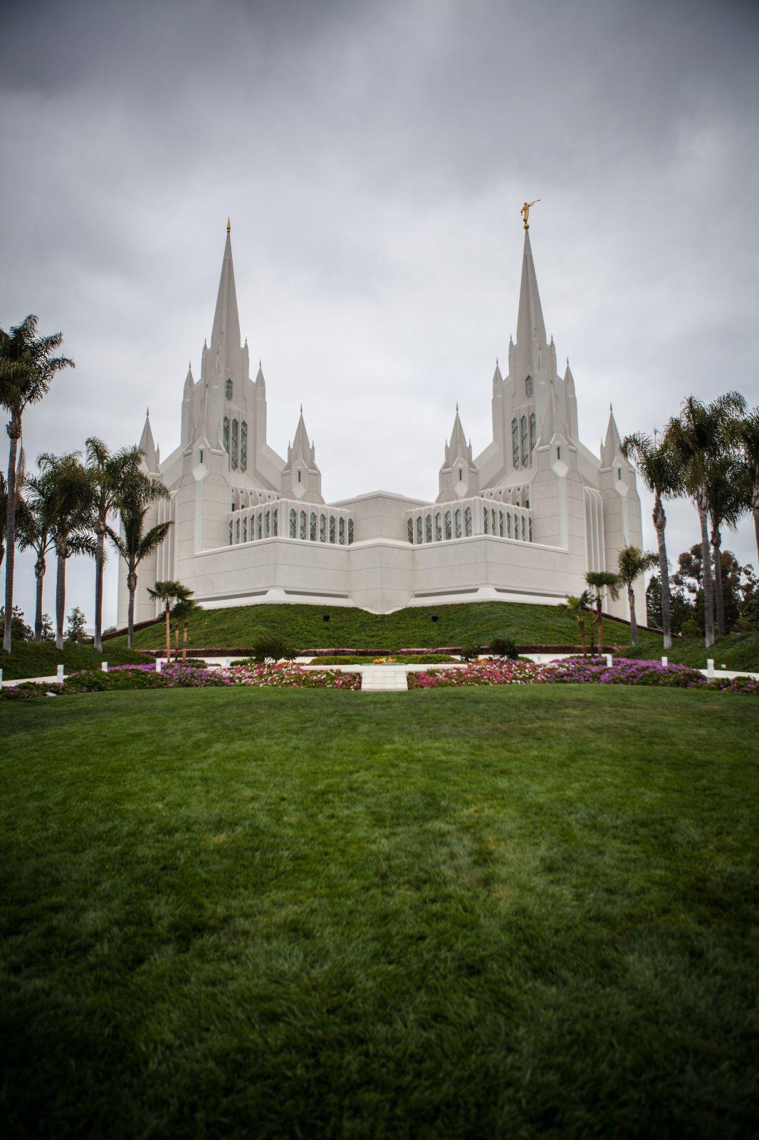 1066x1600 San Diego California Temple