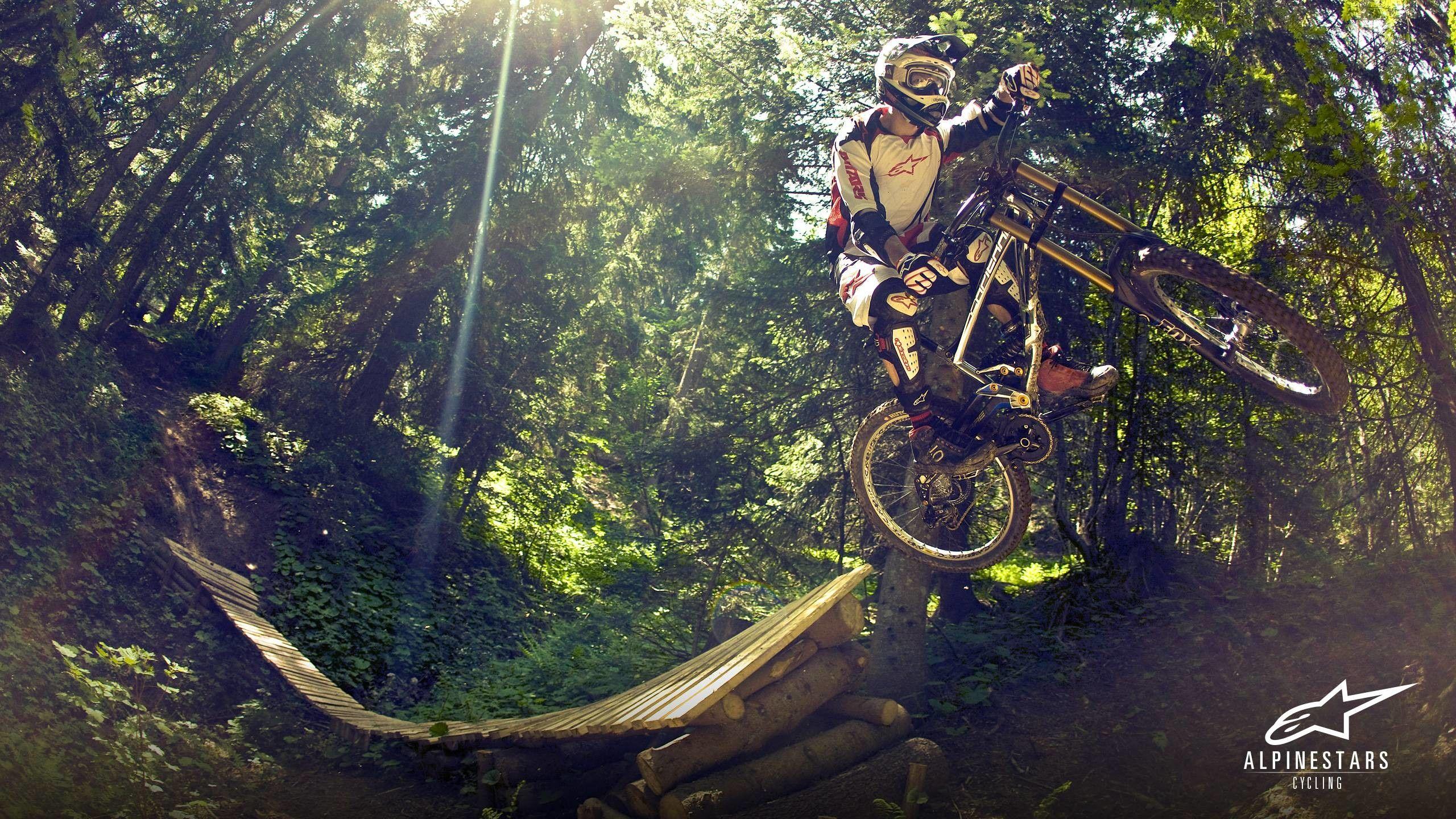 2560x1440 Mountain Biking Wallpaper HD