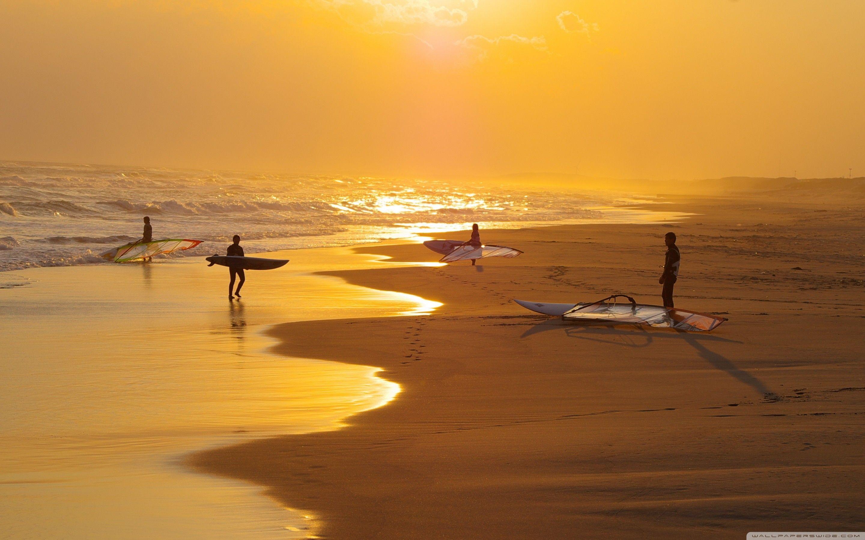 2880x1800 Surfing Wallpaper