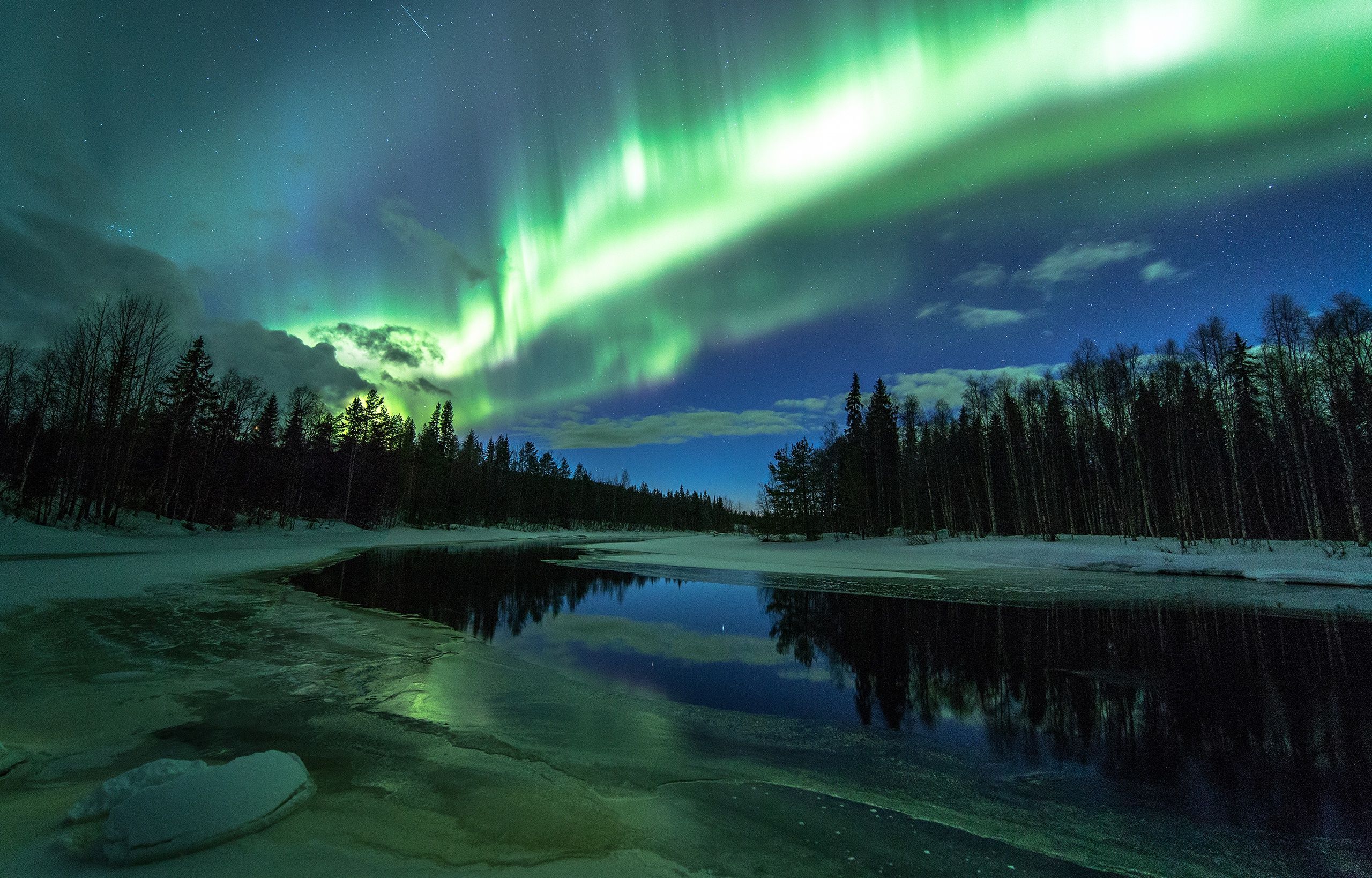 2560x1638 Download River Nature Star Sky Forest Winter Aurora Borealis HD Wallpaper