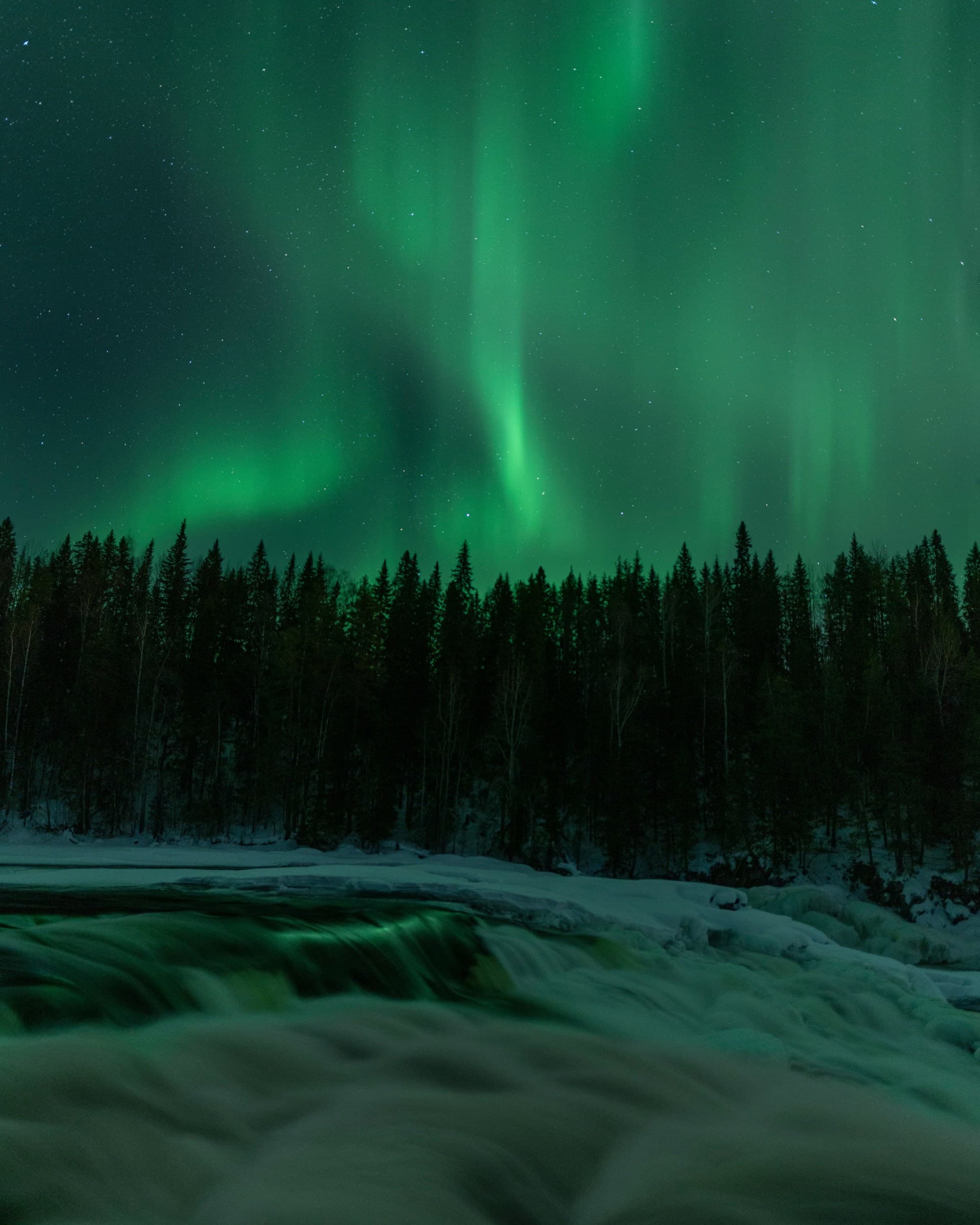 2000x2500 Book an Arctic Circle Vacation