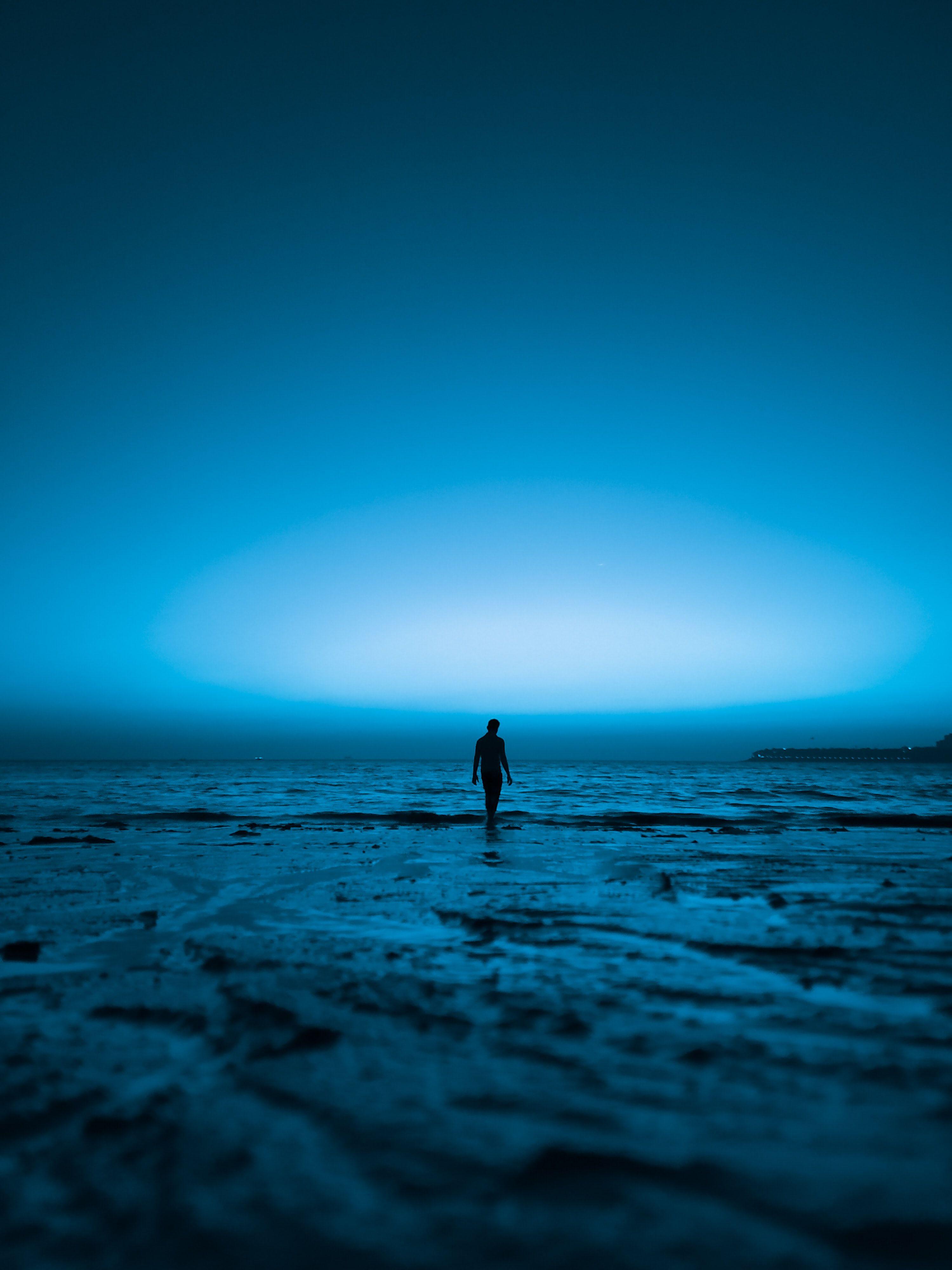 3000x4000 Man Alone Picture [HD]. Download Free Image