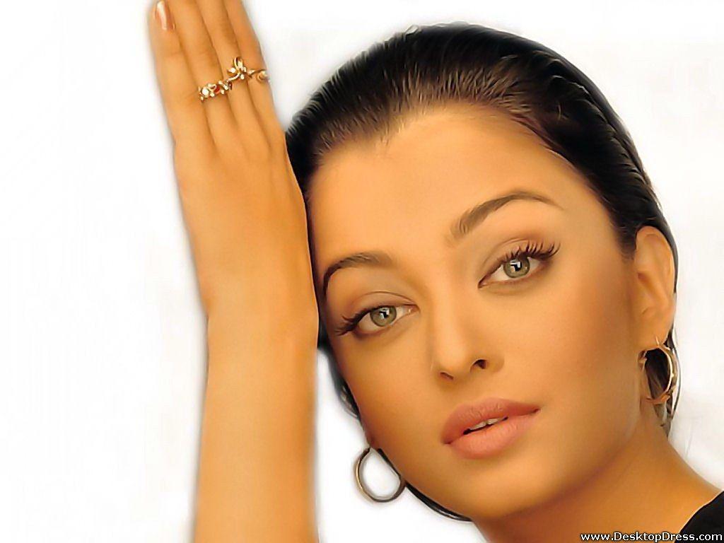 1024x768 Desktop Wallpaper Aishwarya Rai Background Aishwarya Rai