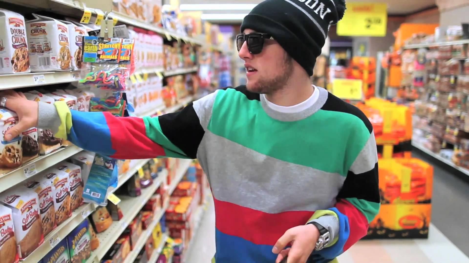 1920x1080 Mac miller senior skip day sweater