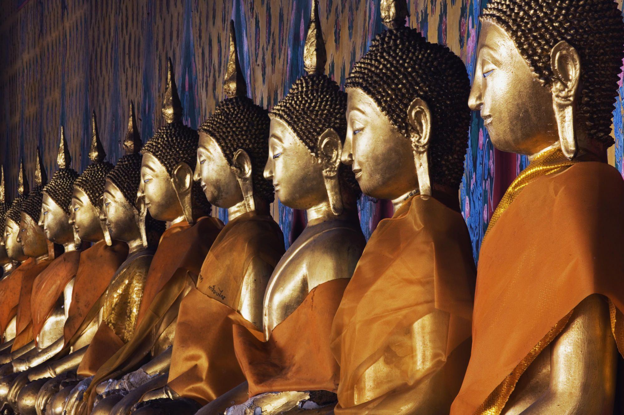 2000x1333 Line of Buddhas Wat Arun Bangkok picture, Line of Buddhas Wat Arun
