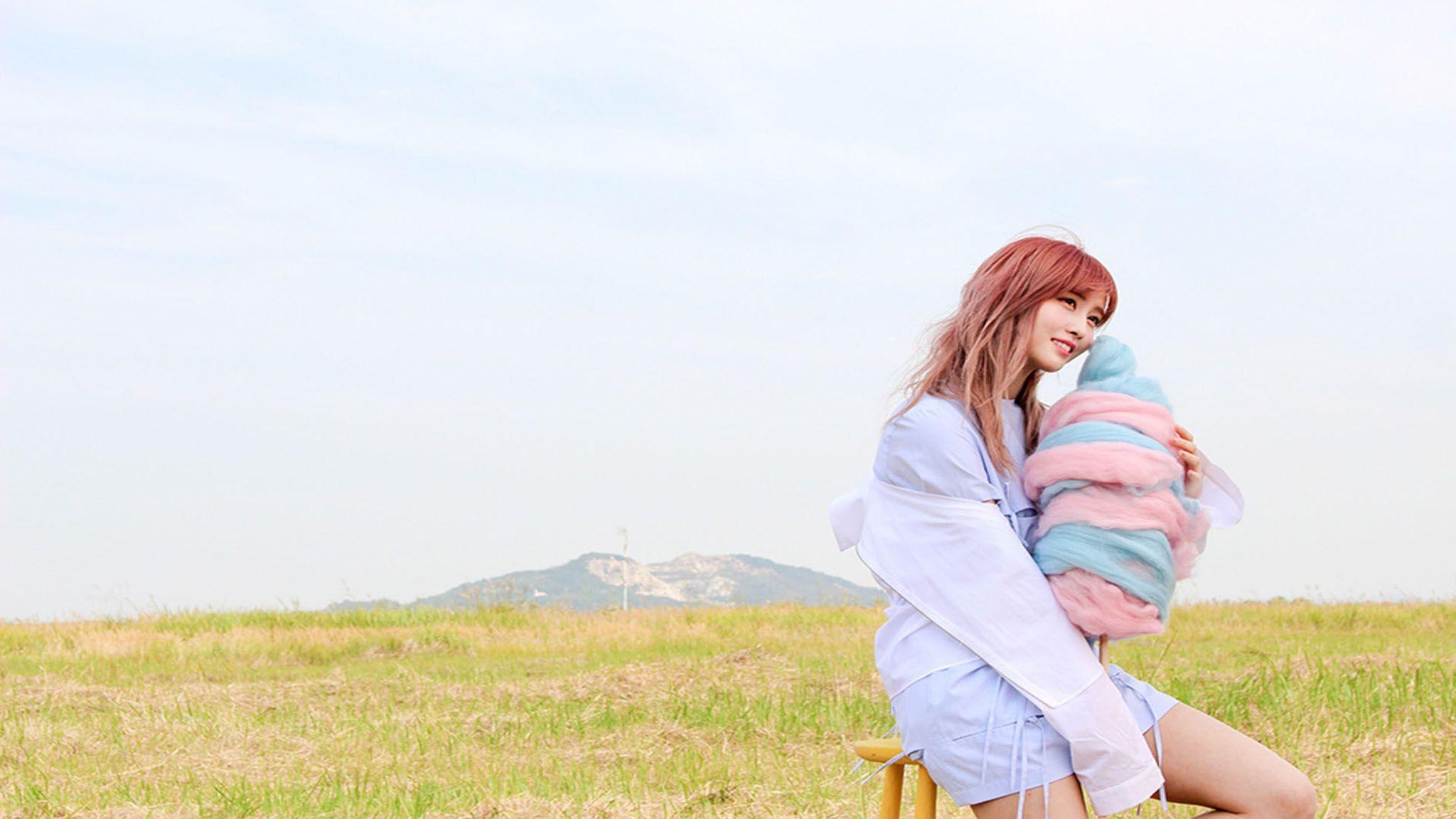 2048x1152 Momo 02 (JYP Ent) Wallpaper
