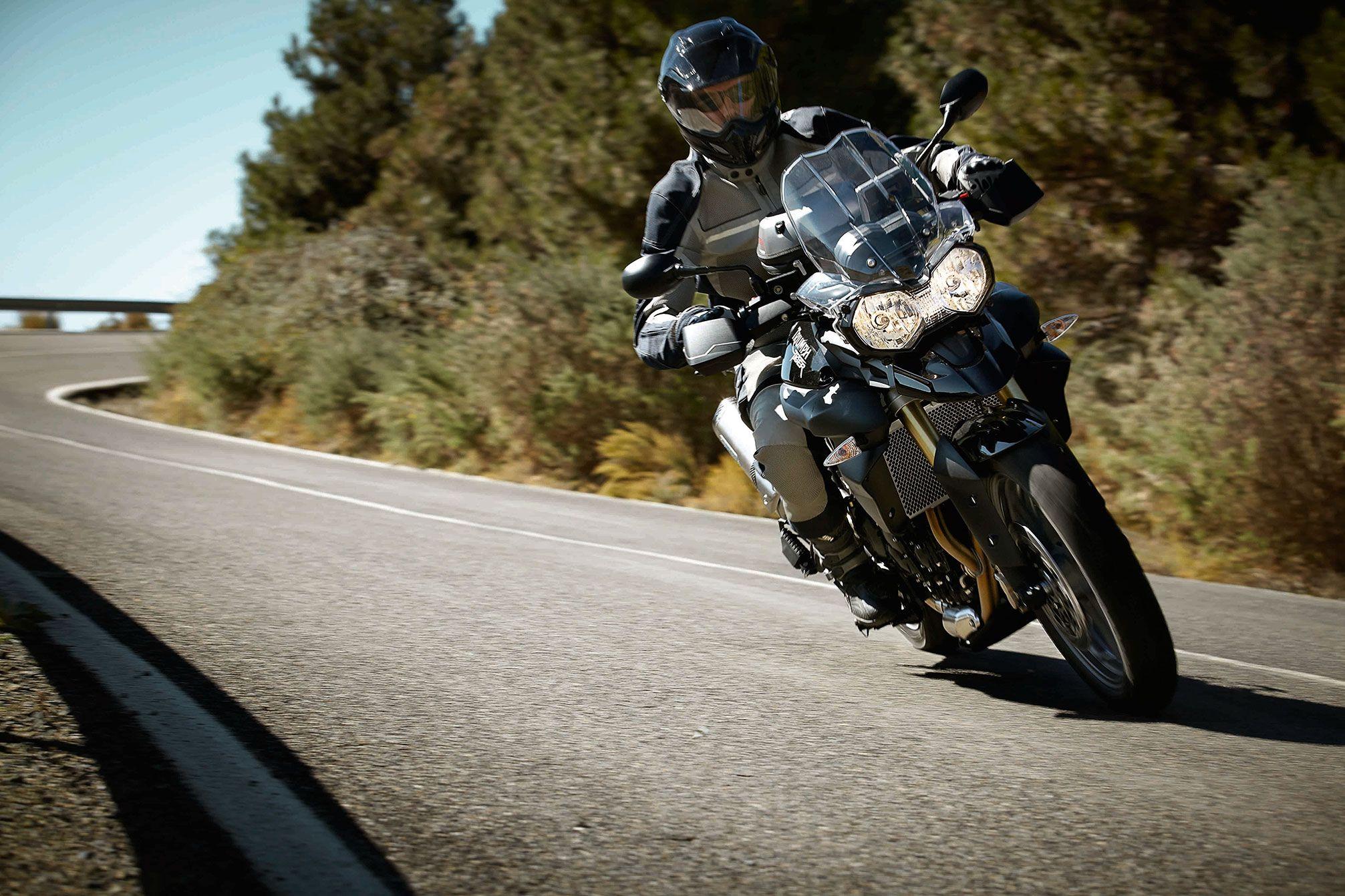 2013x1342 Triumph Tiger 800 f wallpaperx1342