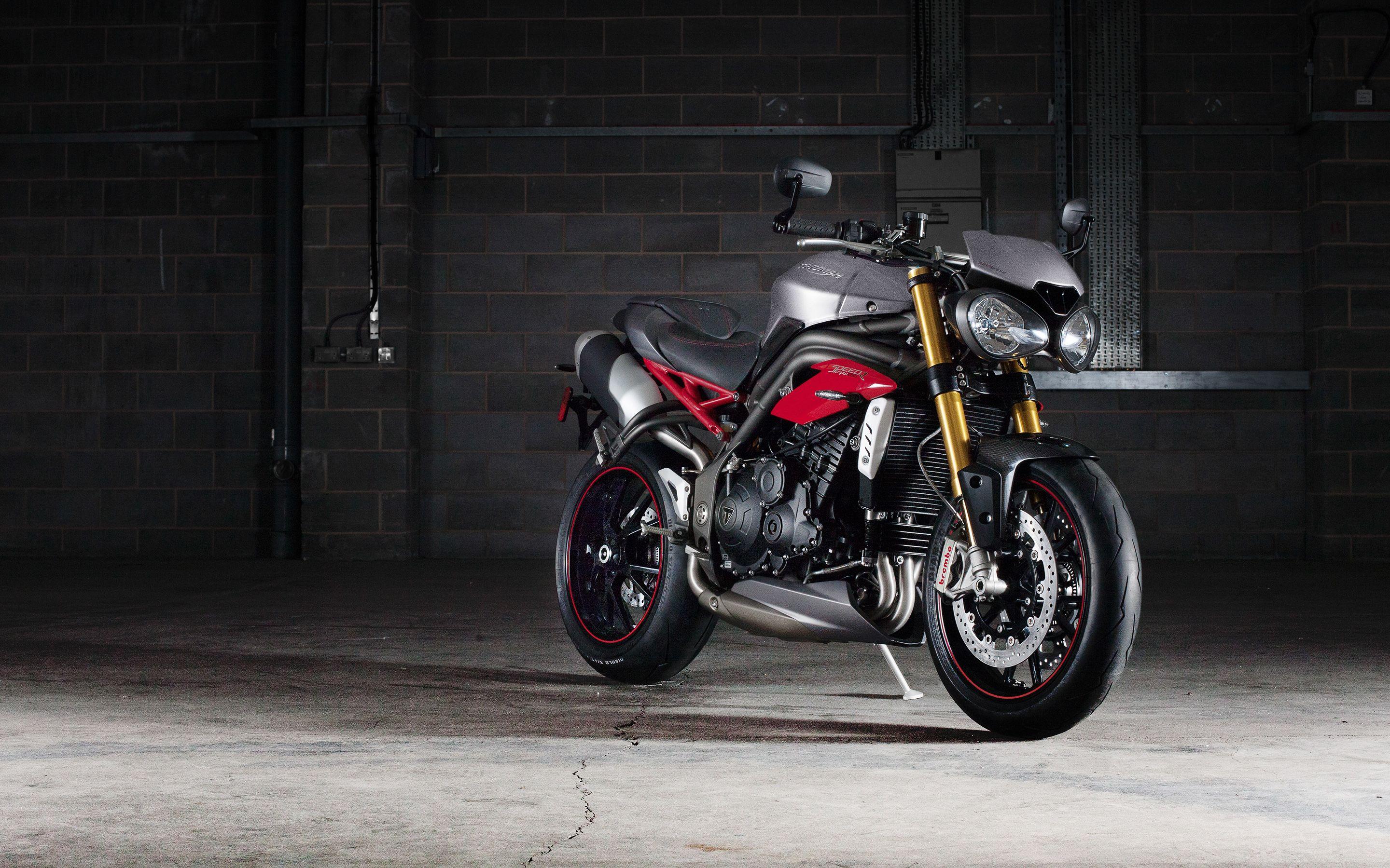 2880x1800 Excellent Triumph Motorcycles Wallpaper