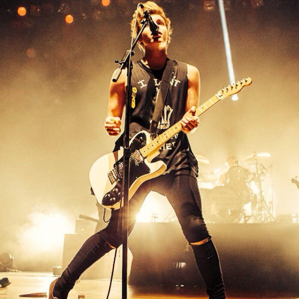 1252x1252 Free download Luke Hemmings 5sos Family Photo 37202460 1252x1252
