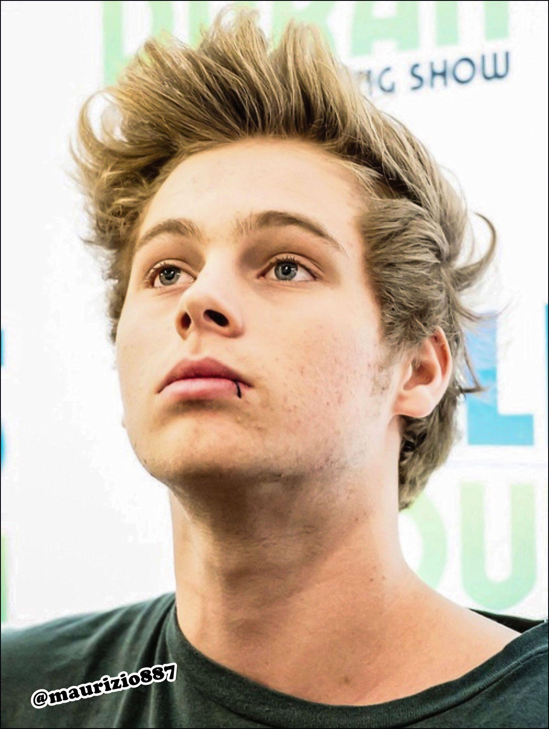 1888x2506 luke hemmings Large Image