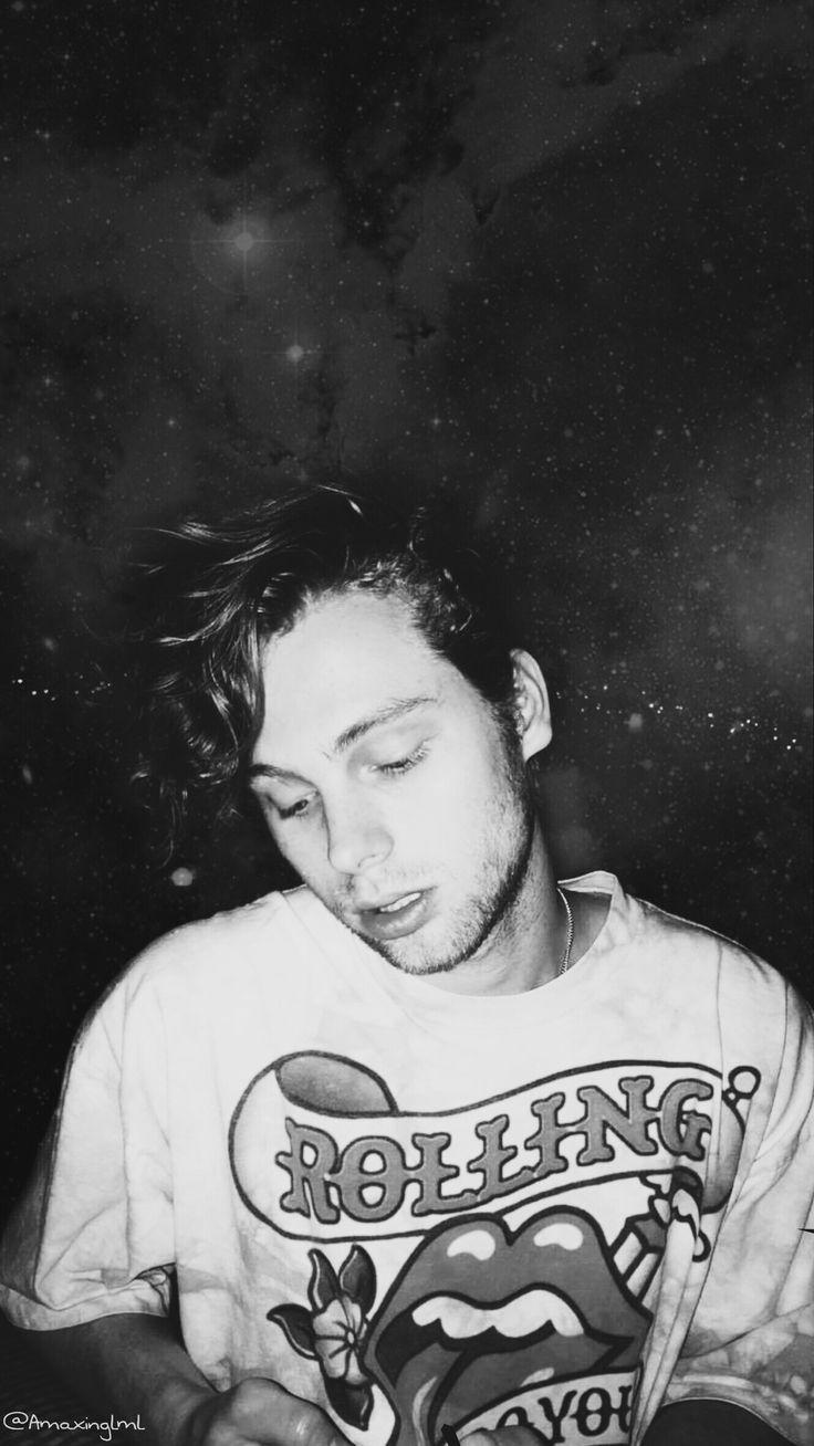 736x1308 Luke Hemmings Wallpaper