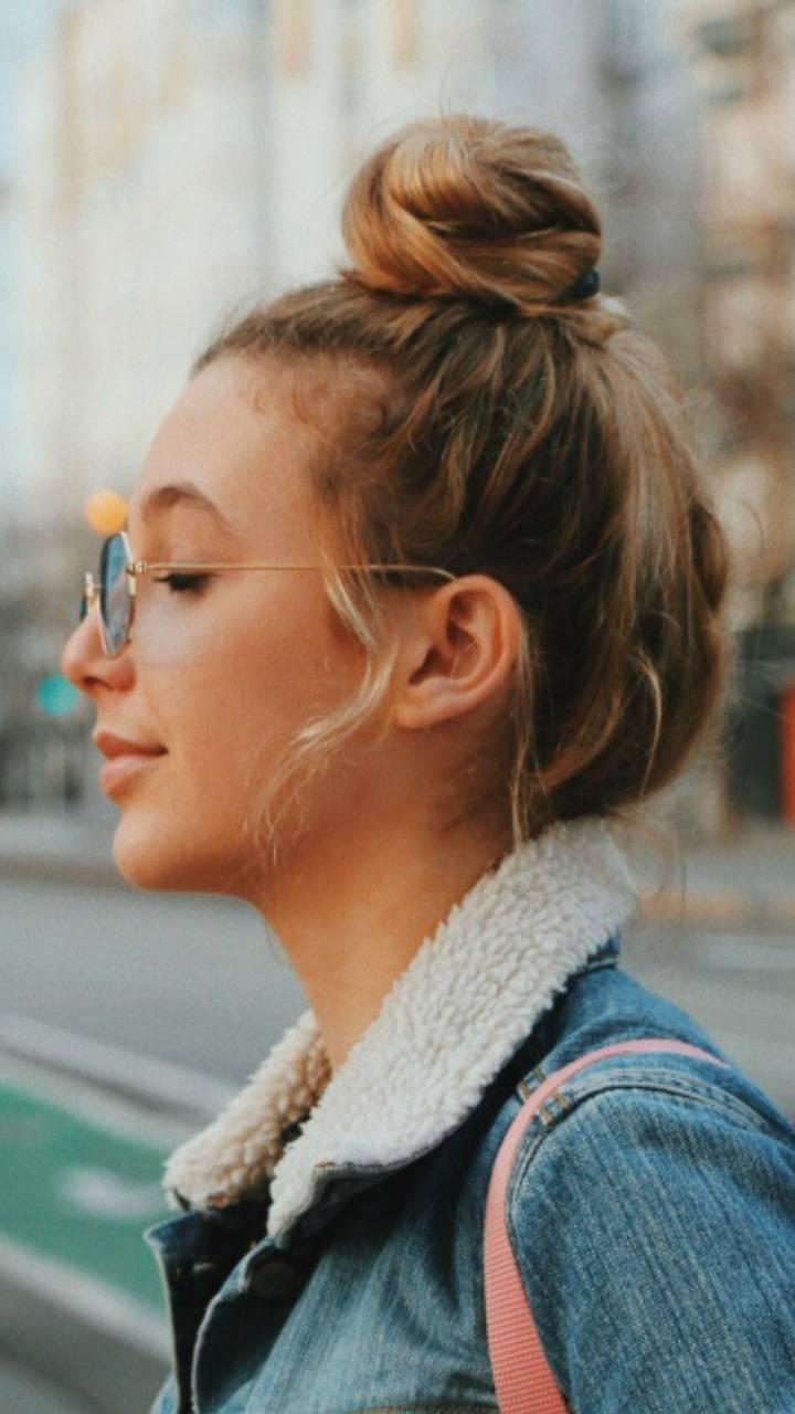 720x1280 Emma Chamberlain Wallpaper