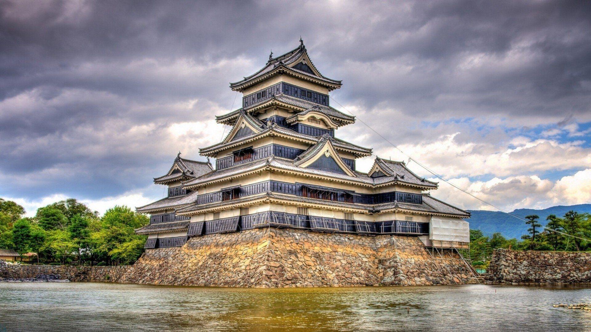 1920x1080 Matsumoto Castle: Majestic Japanese Fortress in Stunning HD Wallpaper