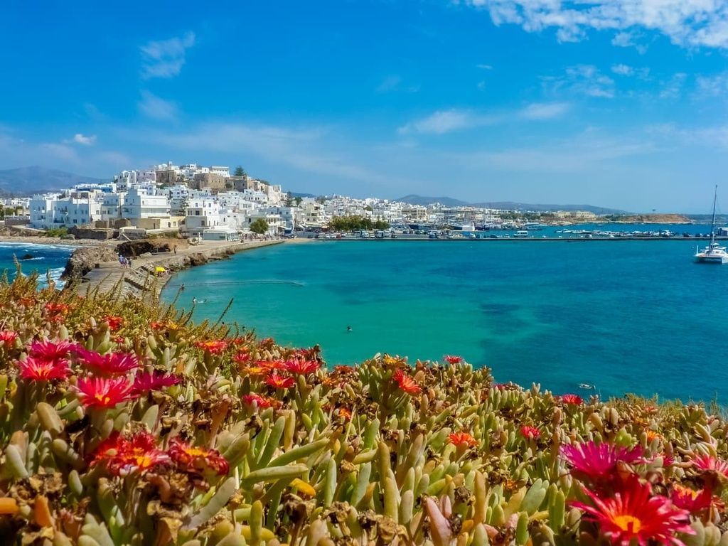 1024x768 Naxos Regional Unit Mountains