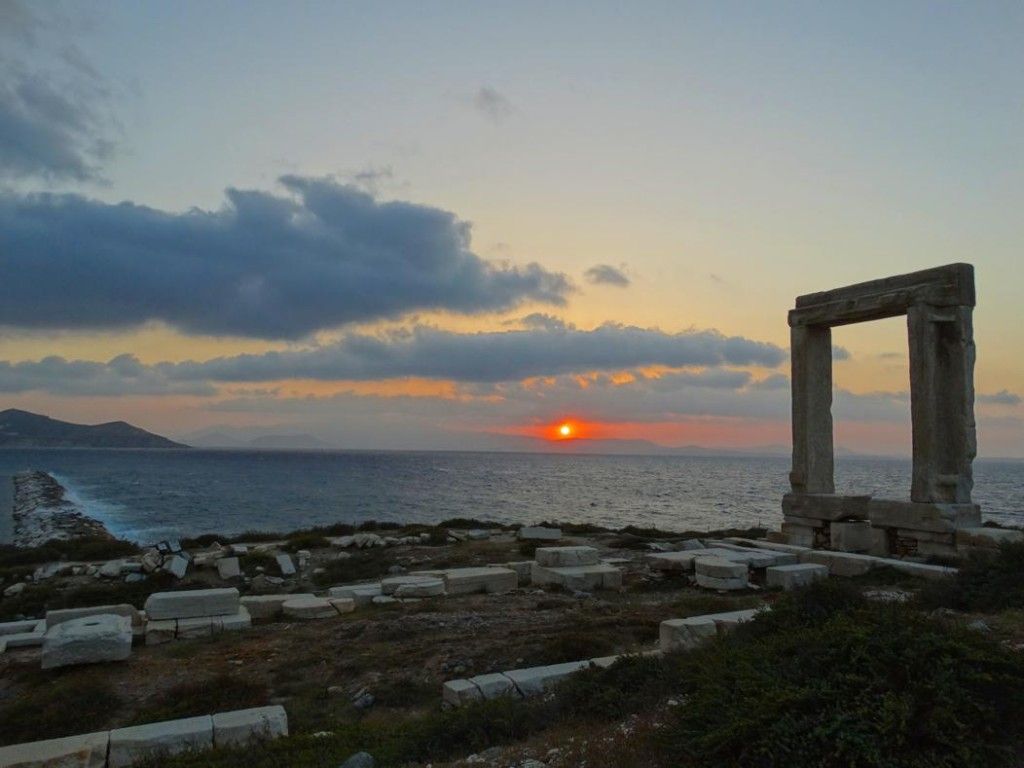 1024x768 Temple of Apollo on Naxos, Greece