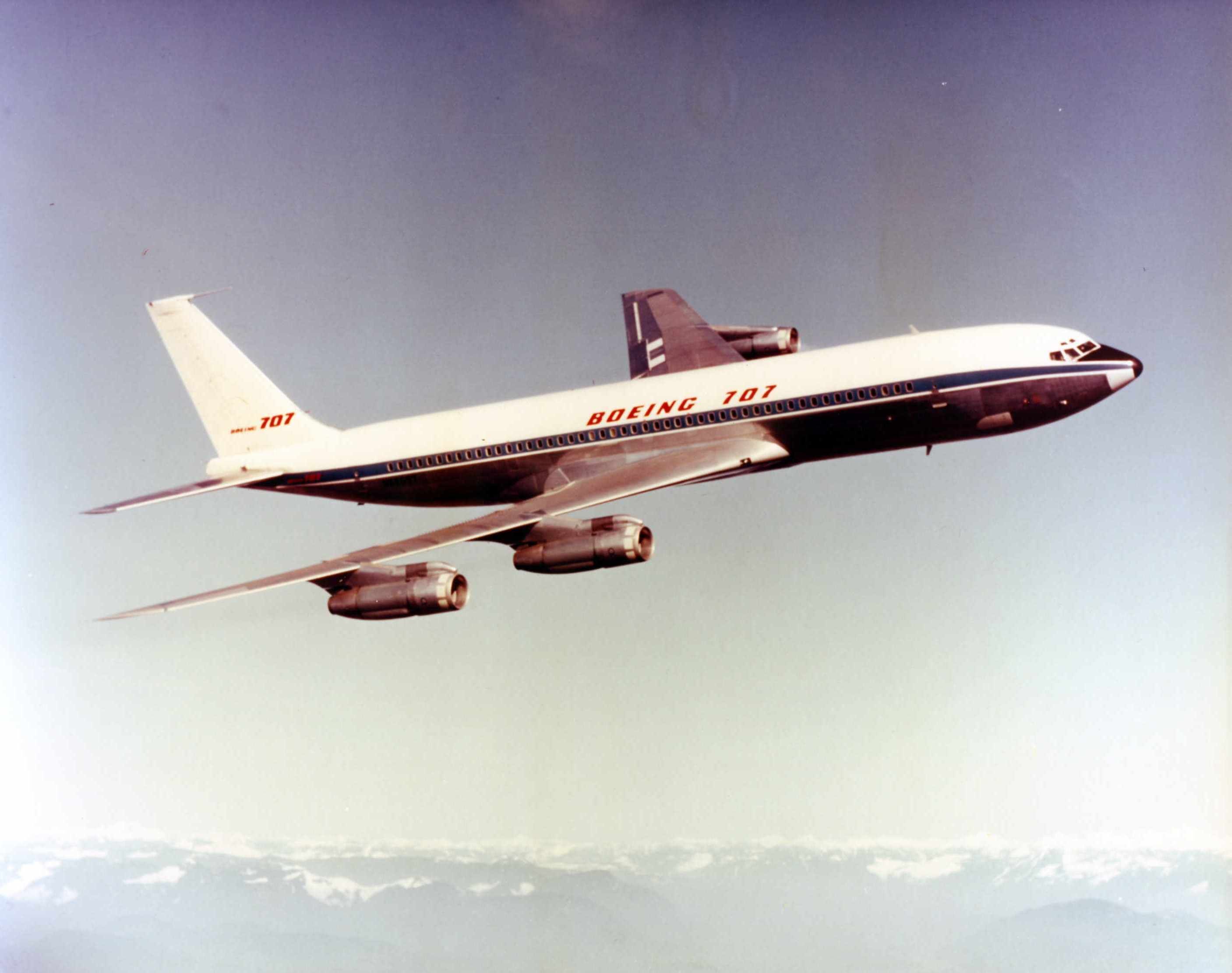 2813x2222 Boeing 707 N68657