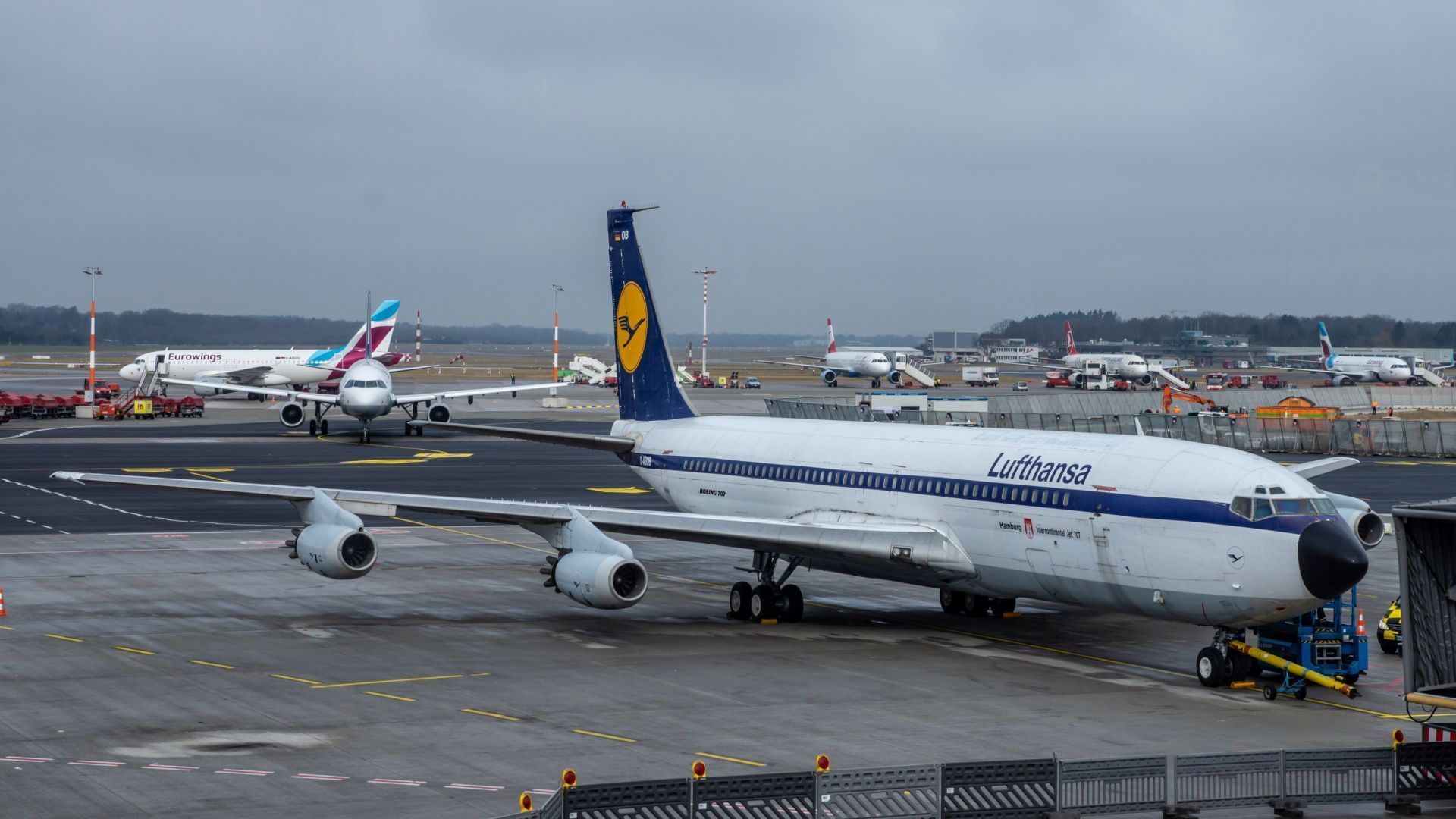 1920x1080 The Boeing 707's Different Variants: A Brief Guide