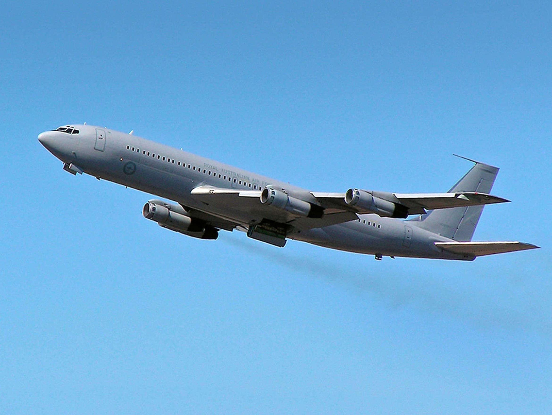 2340x1760 The Australian Aviation Galleries: The Boeing 707