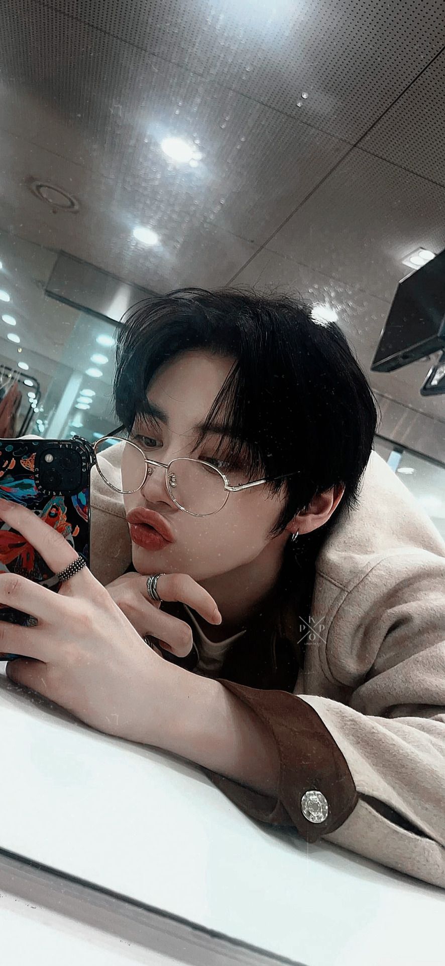 886x1920 Kpop Locks