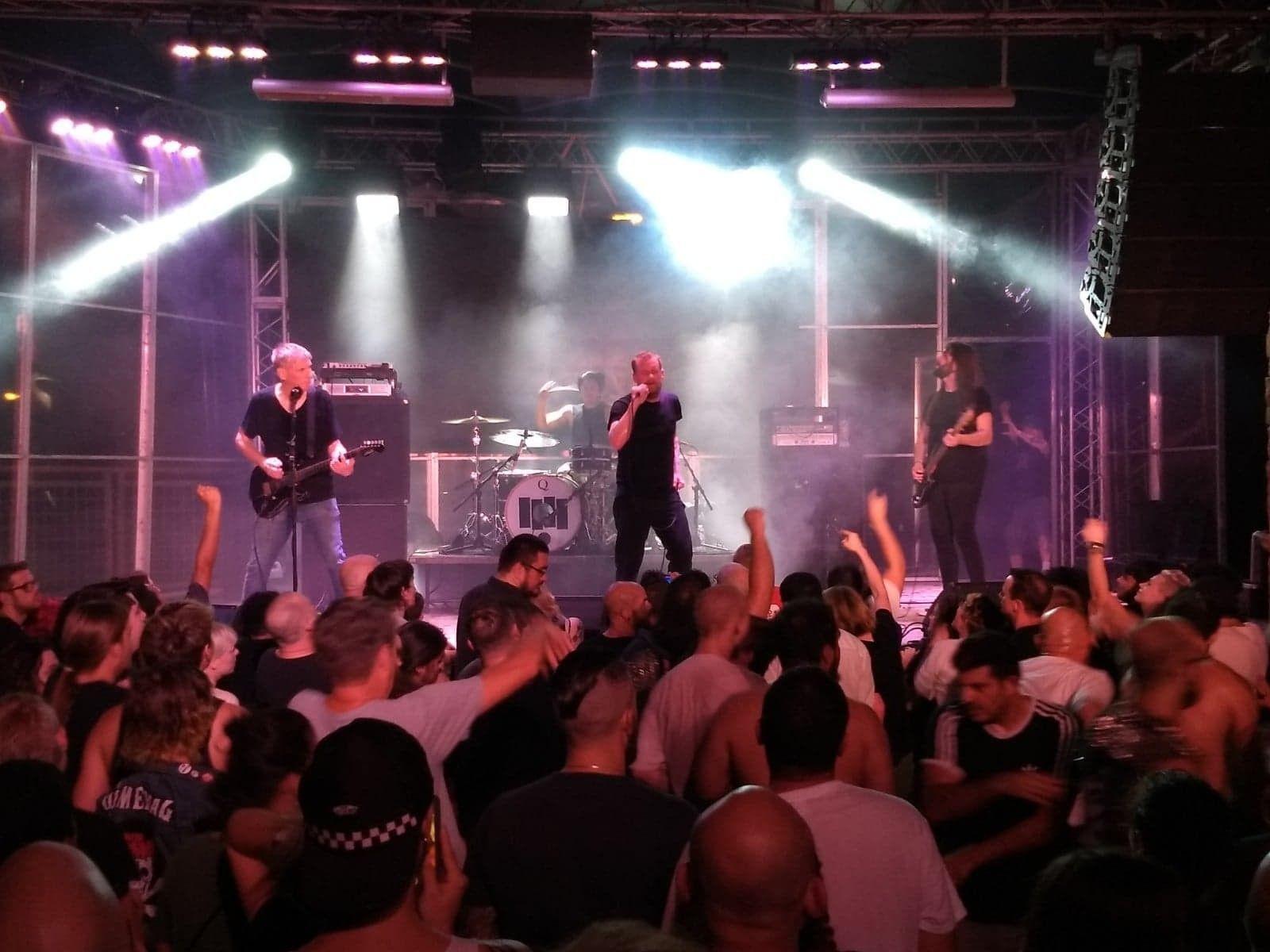 1600x1200 Black Flag Is Still Black Flag. It Is, After All, Greg Ginn's Band