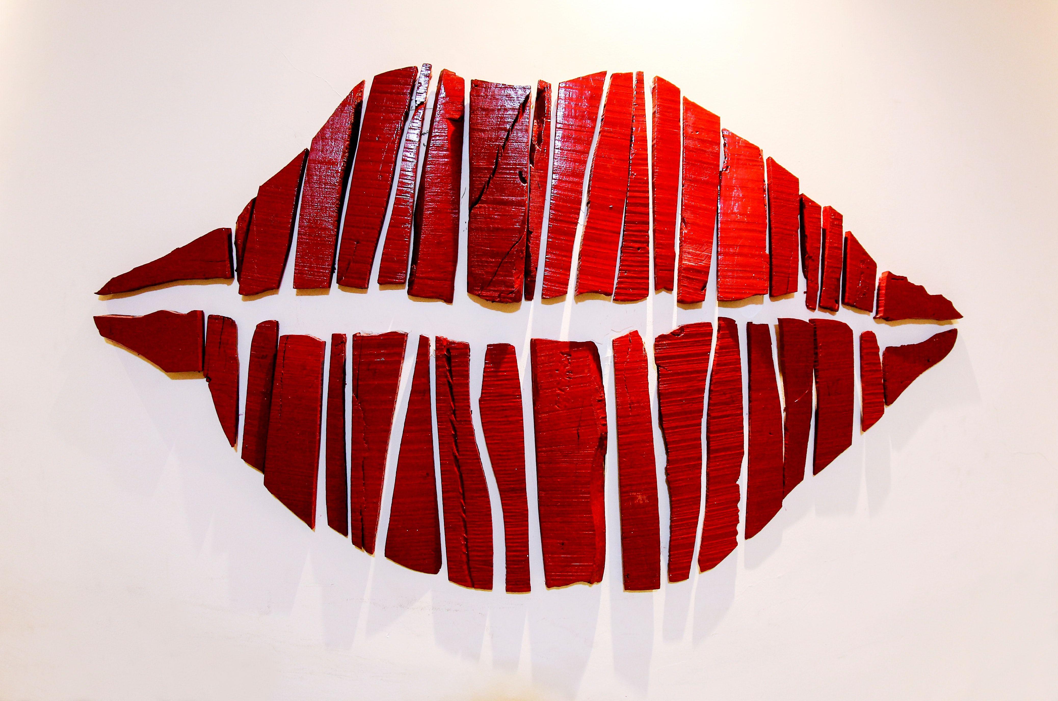 4152x2752 Lipstick Picture [HD]. Download Free Image