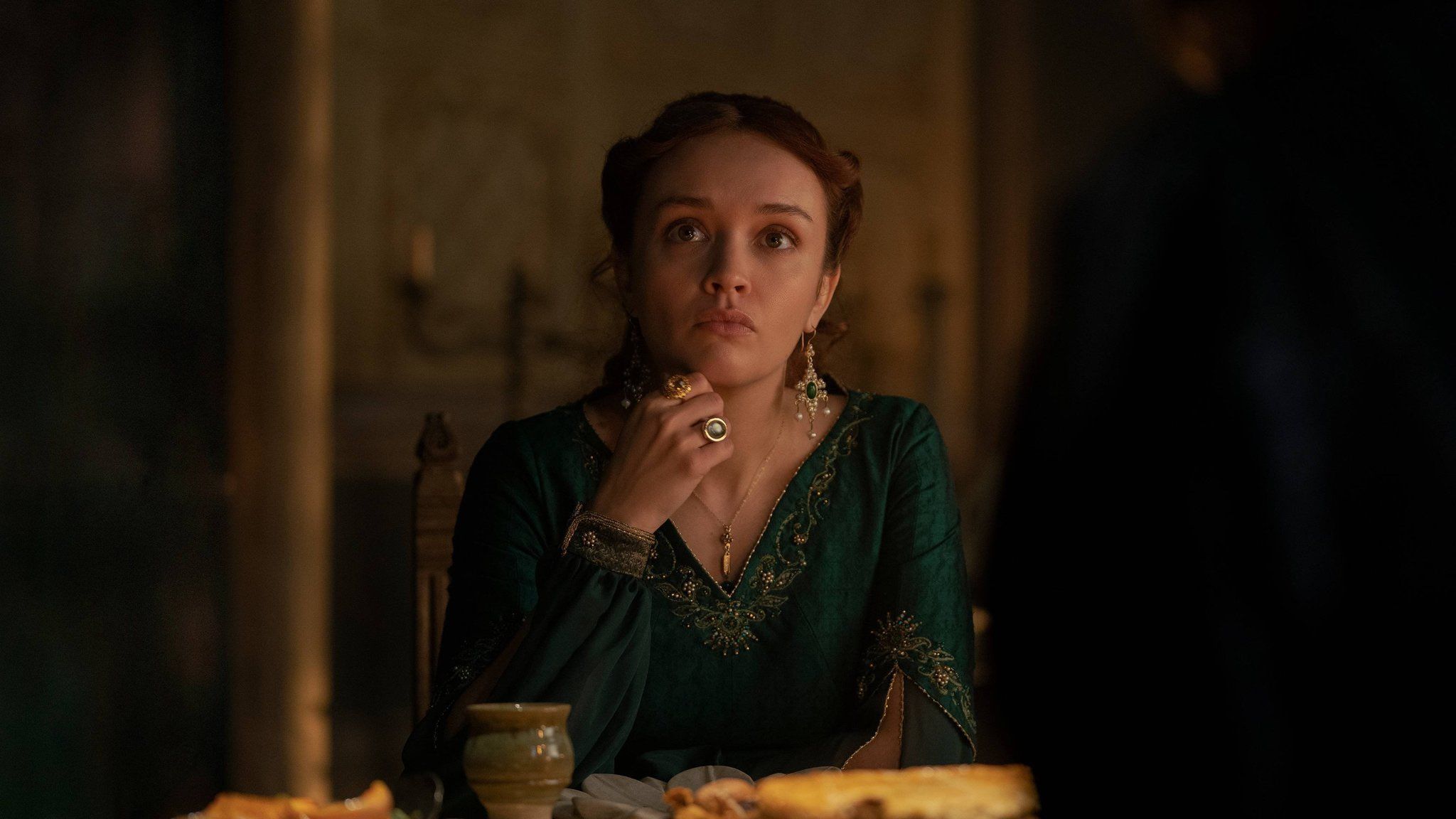 2048x1152 westerosies on X: New image of Queen Alicent Hightower in Episode 6 #HouseOfTheDragon / X