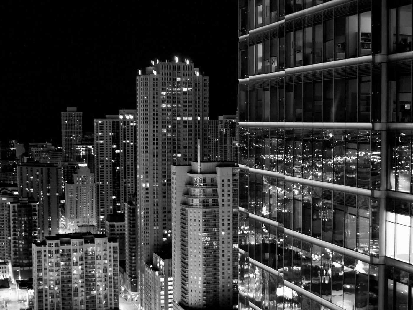 1400x1050 Download wallpaper 1400x1050 skyscraper, city, black white