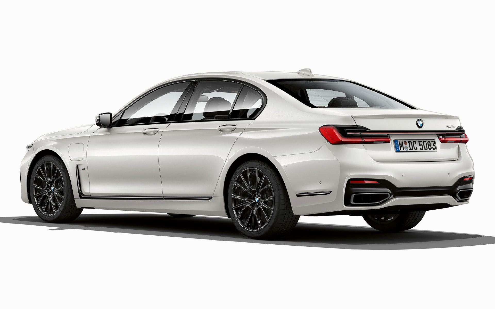 1920x1200 Free download 2019 BMW 7 Series Plug In Hybrid M Sport Wallpaper