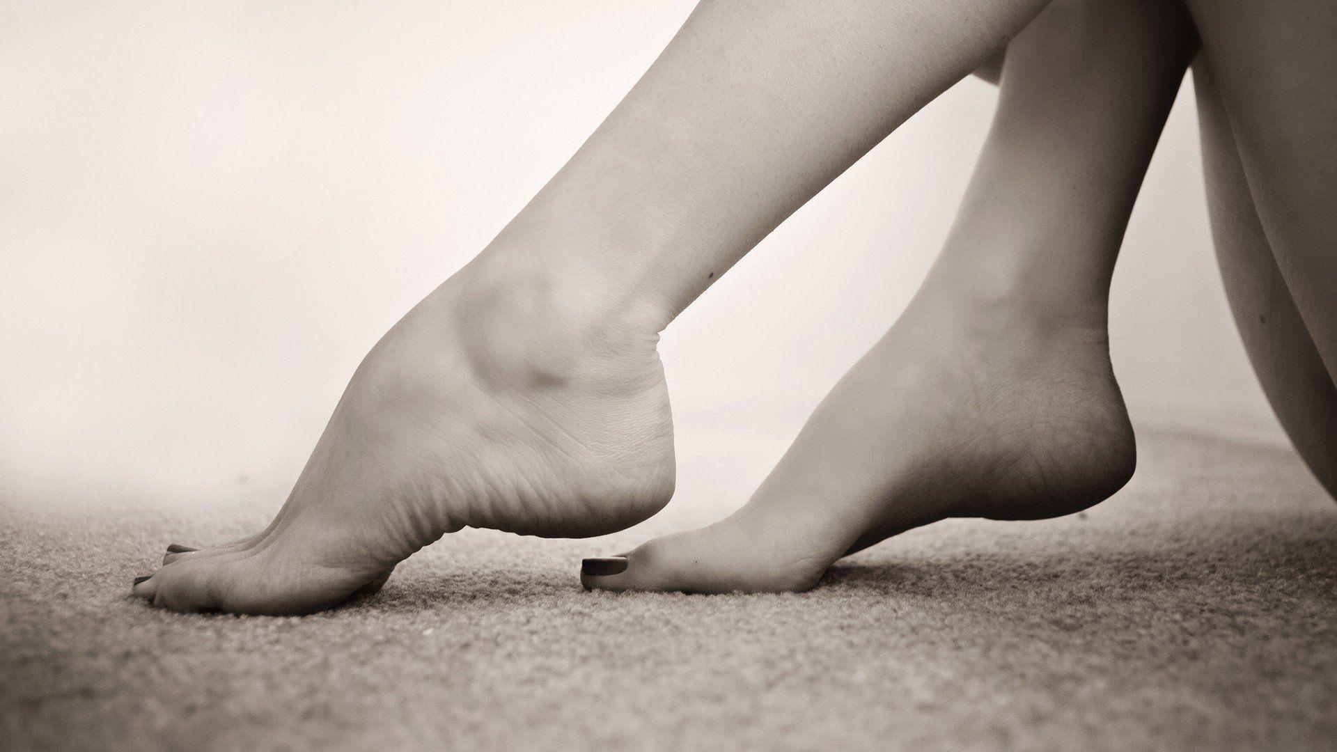 1920x1080 Barefoot Wallpaper