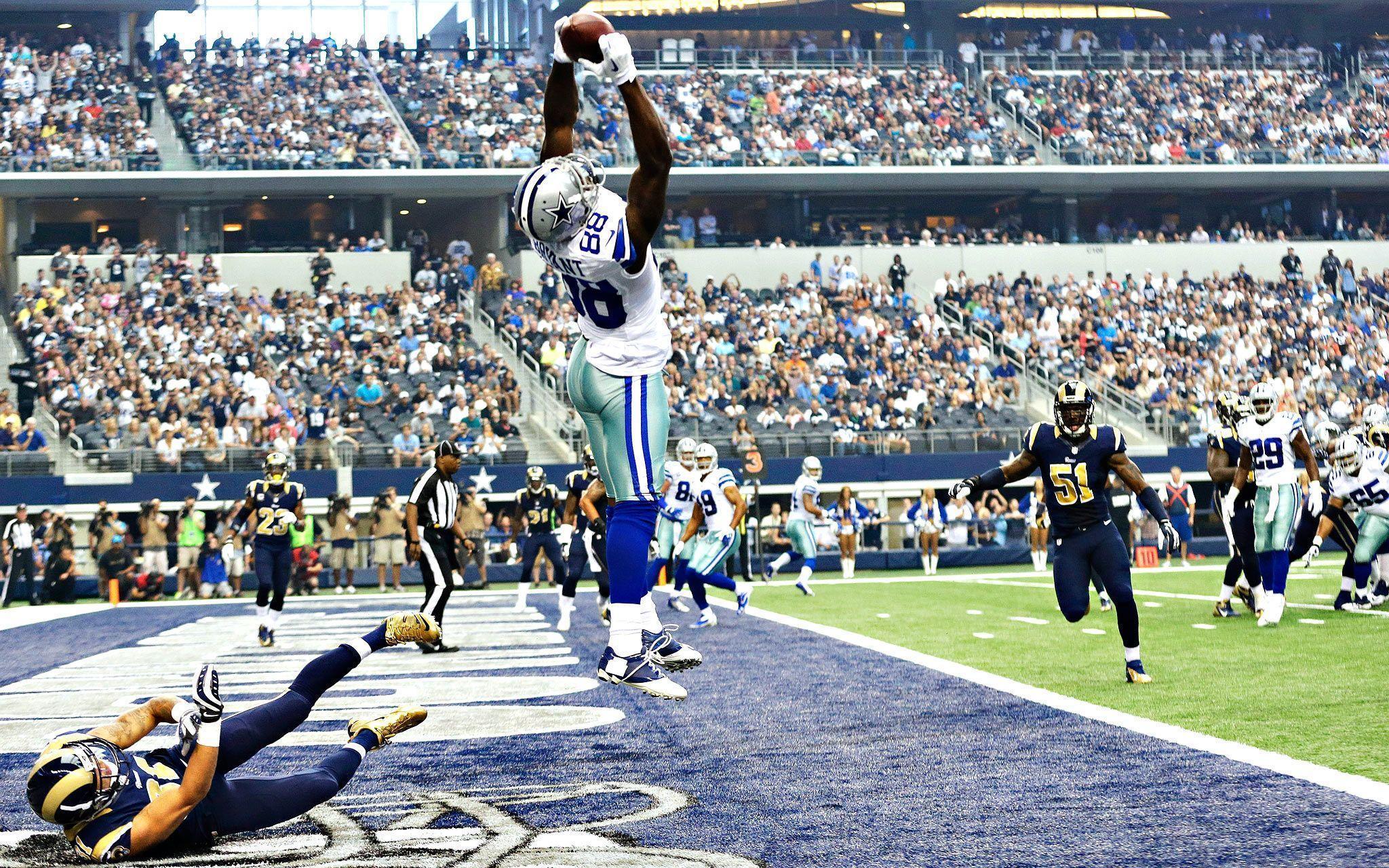 2048x1280 Dez Bryant Wallpaper