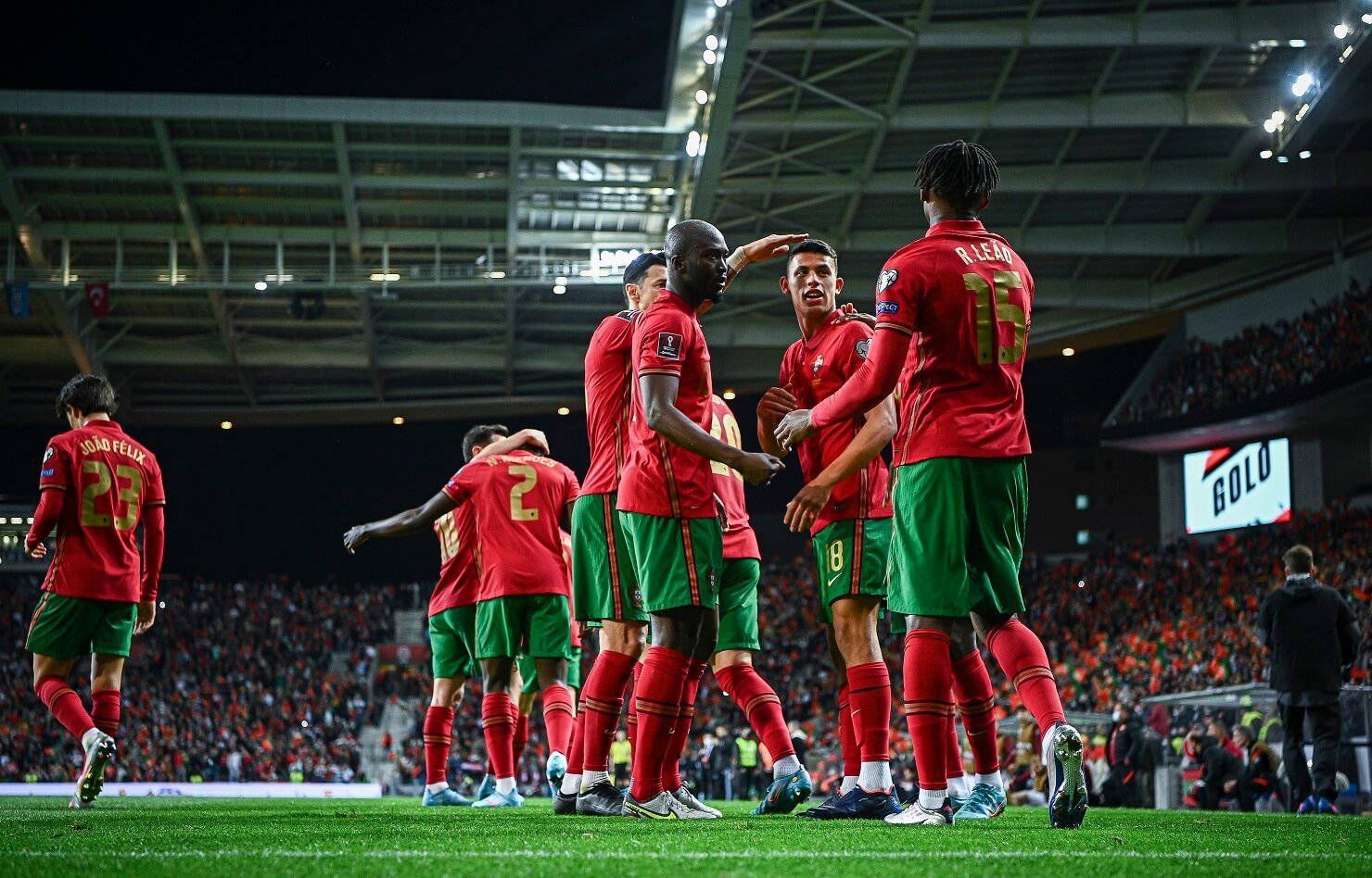 1480x948 Download Portugal National Football Team Inside A Pitch Wallpaper