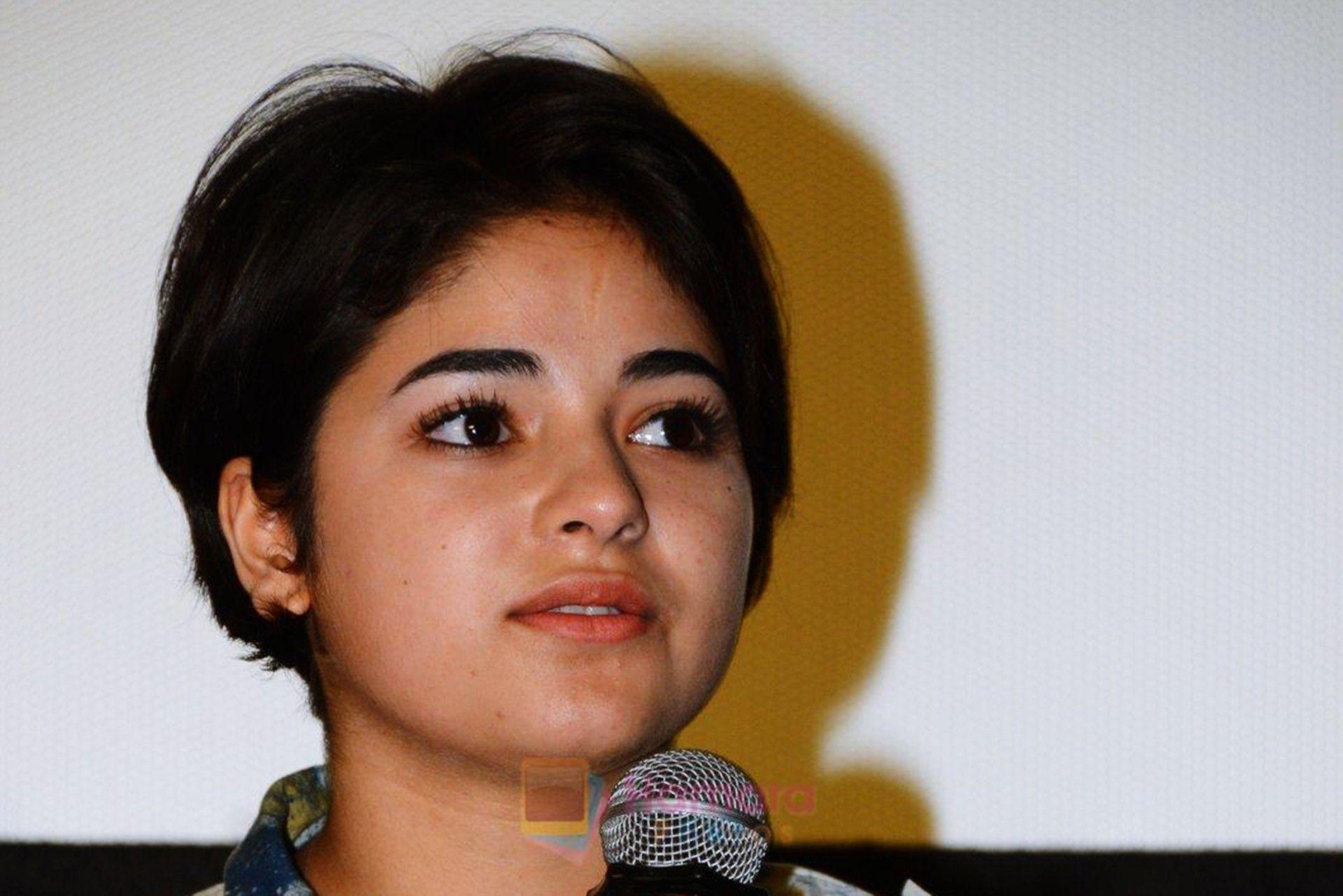 1920x1281 Zaira Wasim Best Wallpaper 25139