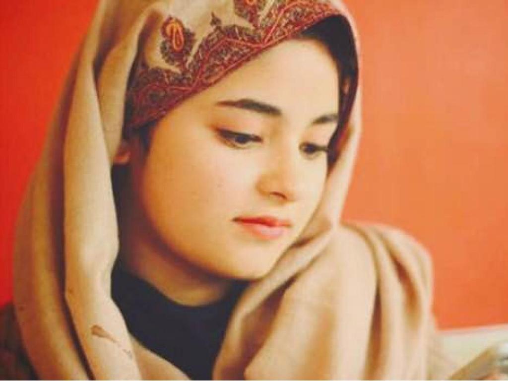 1024x768 Zaira Wasim Wallpaper