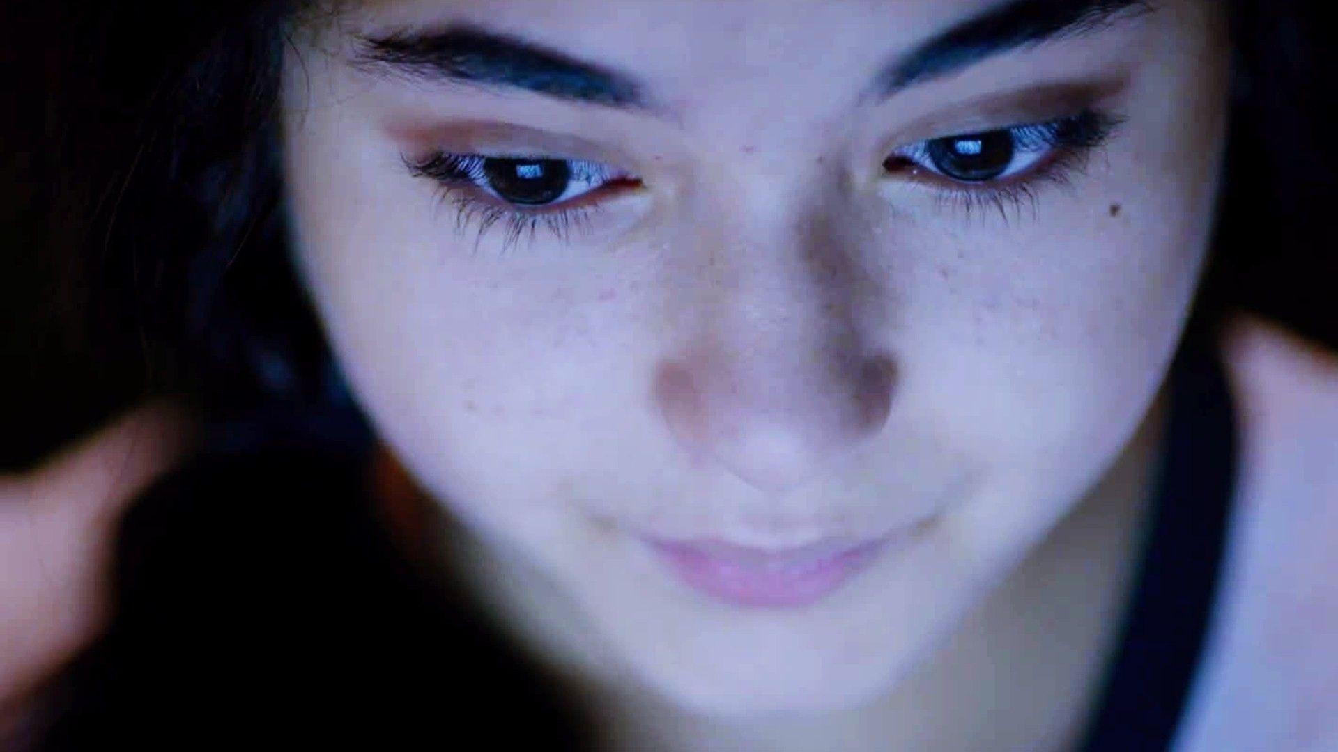 1920x1080 Zaira Wasim Widescreen Wallpaper 25147
